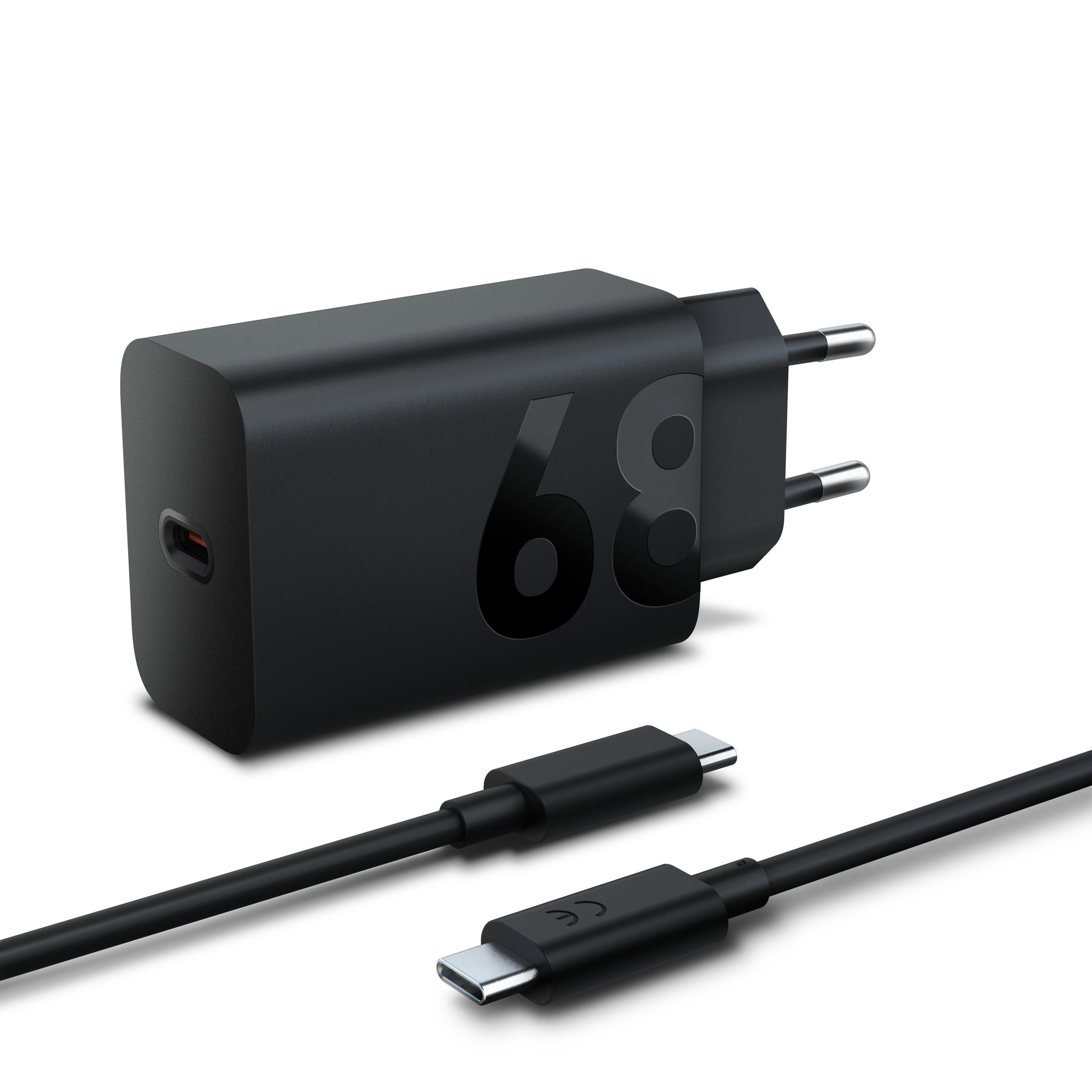 Zwarte oplader met een USB-C-poort en kabel, en een witte achtergrond.