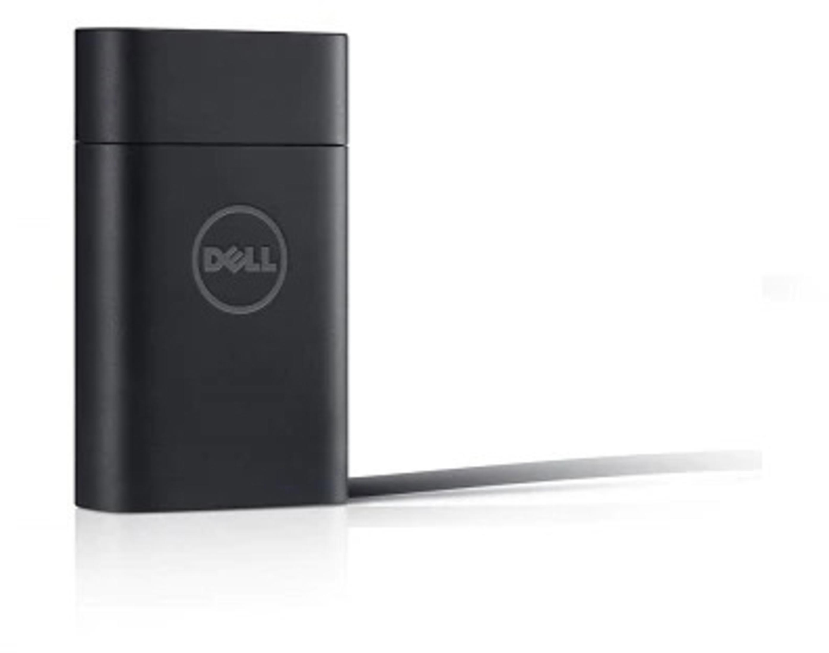 Schwarzer Dell USB-C-Adapter. Er ist rechteckig und kompakt, mit dem Dell-Logo.