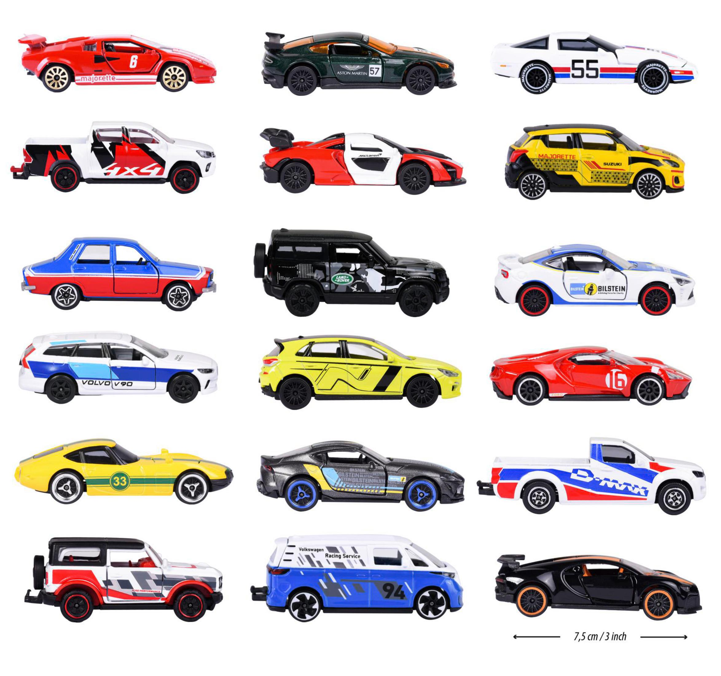 Eine Sammlung von Spielzeugautos in verschiedenen Farben und Designs auf weißer Oberfläche.