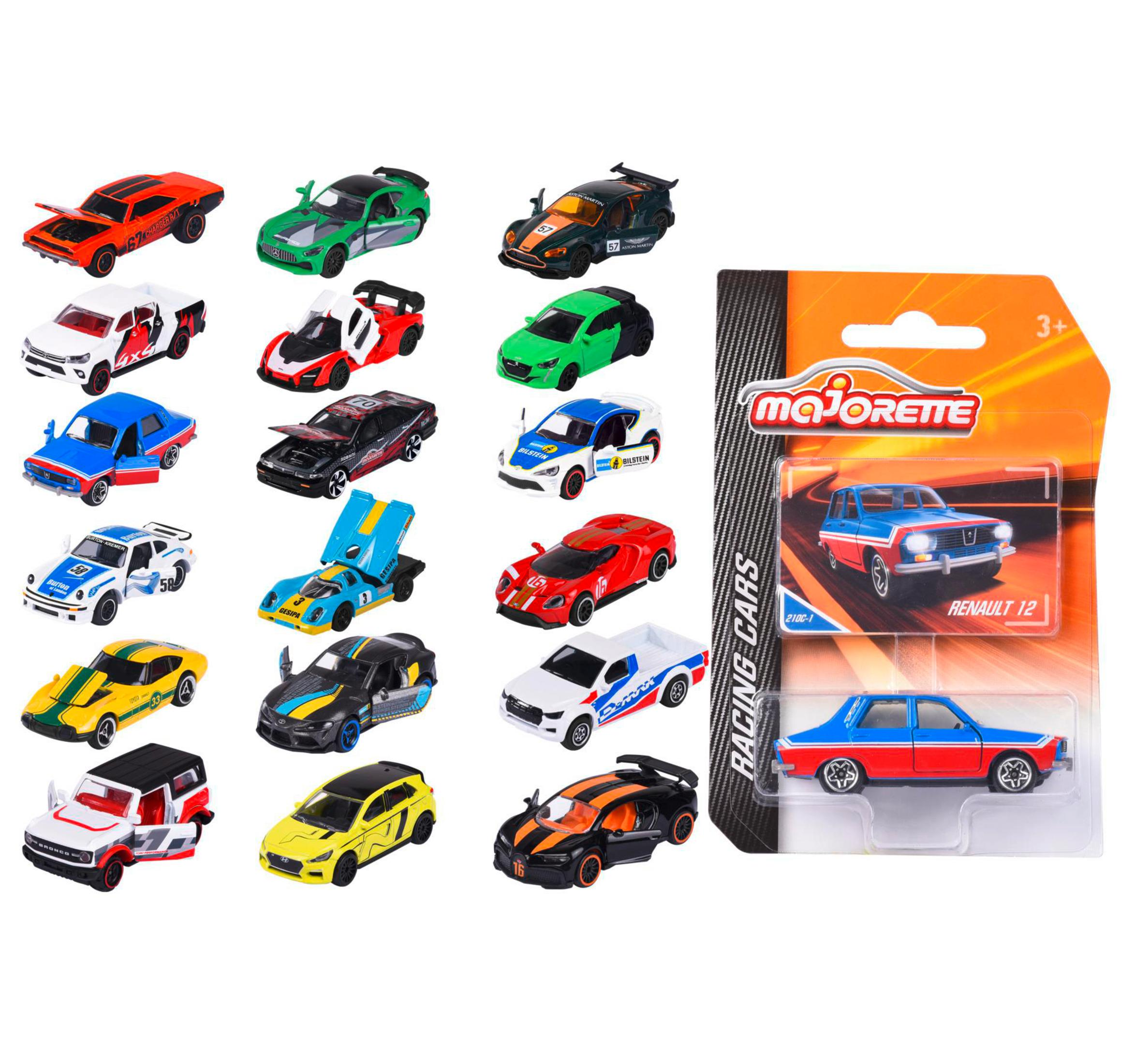 Eine Sammlung bunter Spielzeug-Rennwagen in einer Blisterverpackung, mit einem Renault 12 Modell.