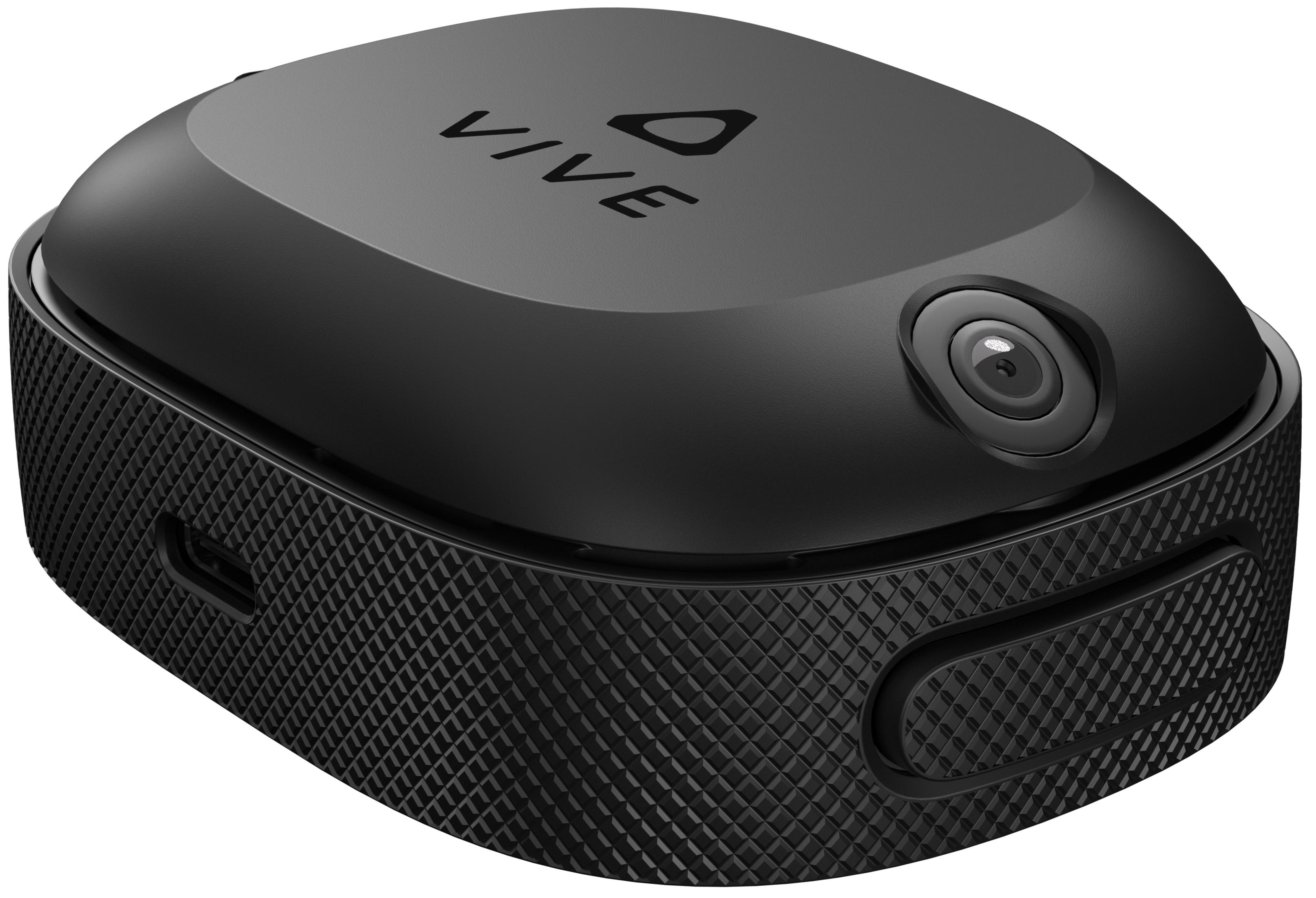 Schwarzes VR-Headset mit Logo und Kamera. Das Gerät hat eine strukturierte Oberfläche.