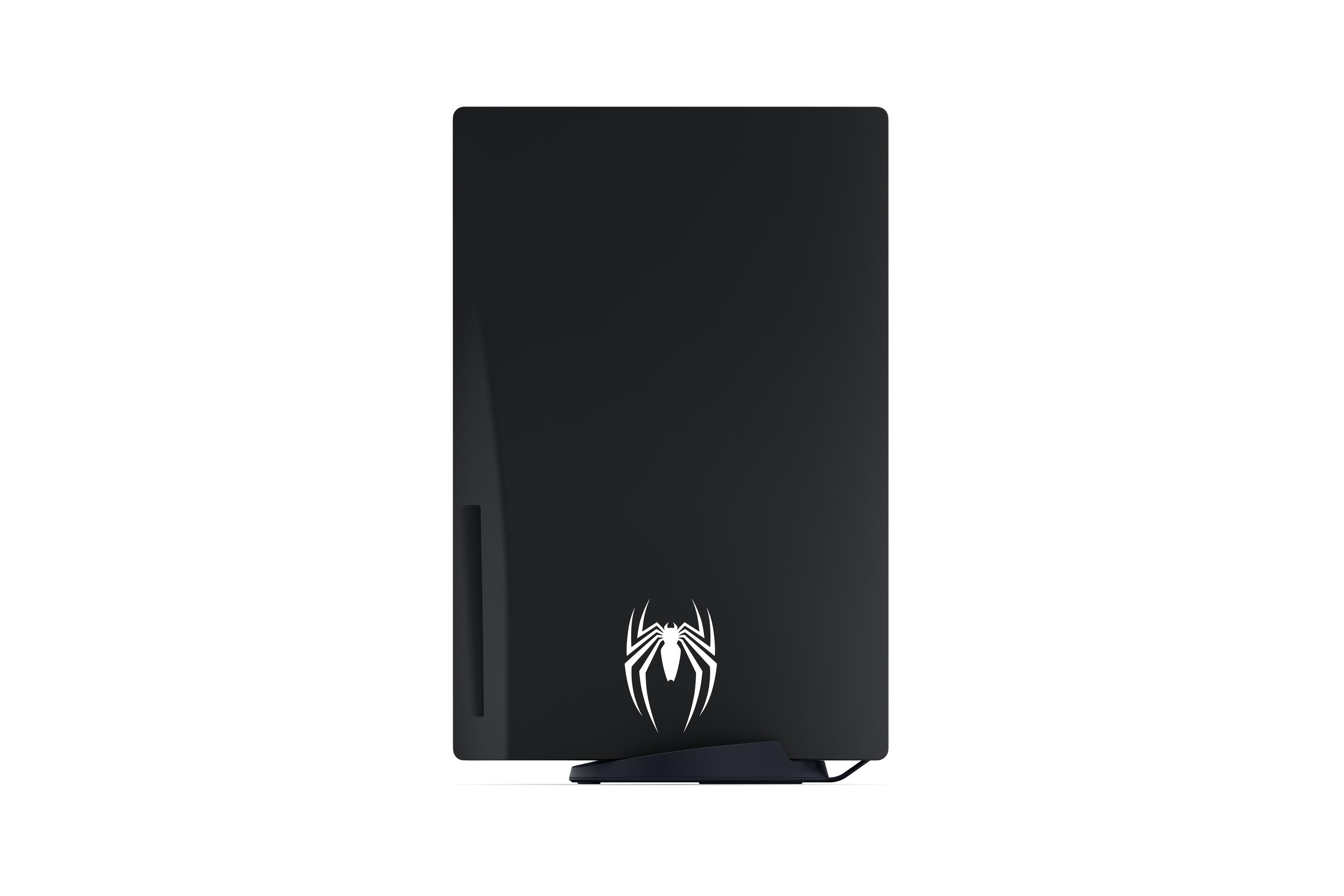 Schwarze PlayStation 5 Konsole mit Spider-Man Logo.