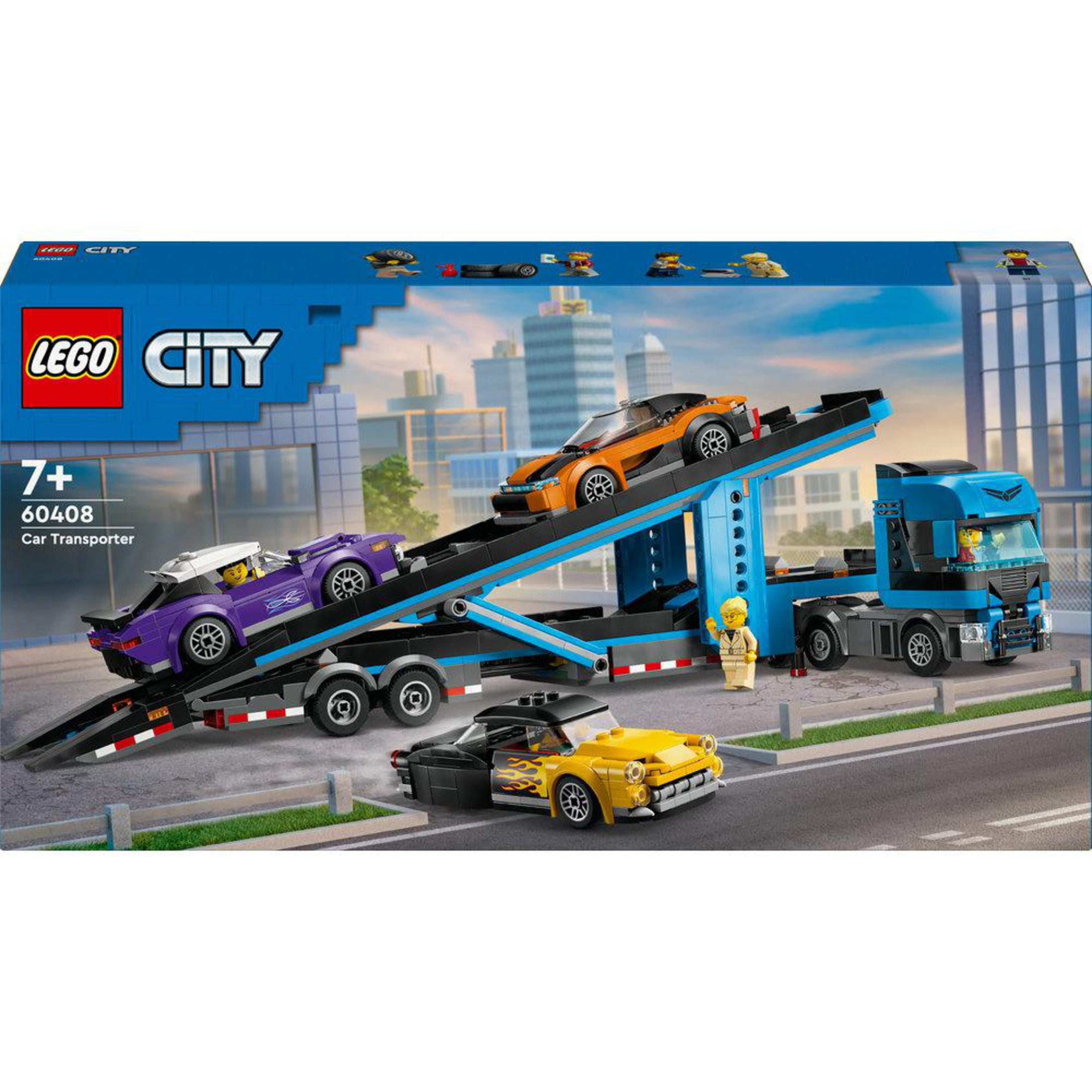 Zestaw LEGO City z transportem samochodów z zabawkami, ciężarówką i minifigurką na niebieskim tle.