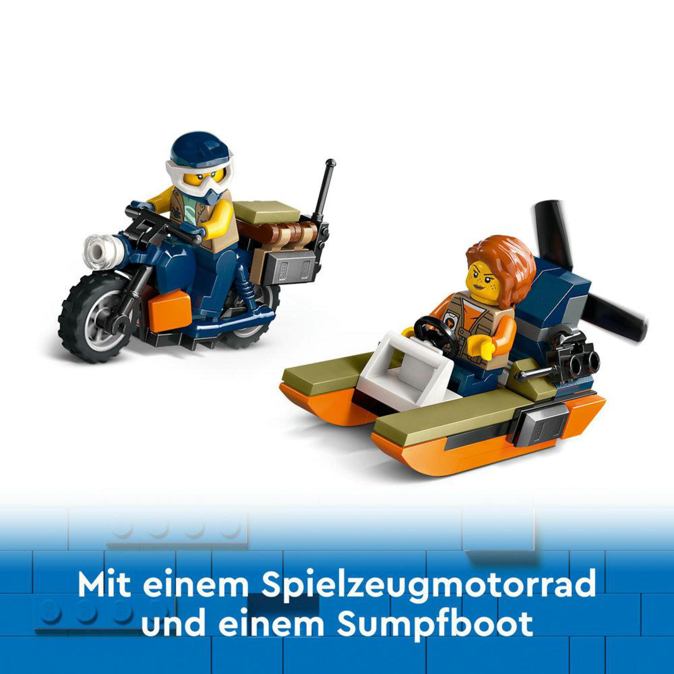 Zestaw Lego z dwiema minifigurkami: jedną na motocyklu, drugą na łodzi.