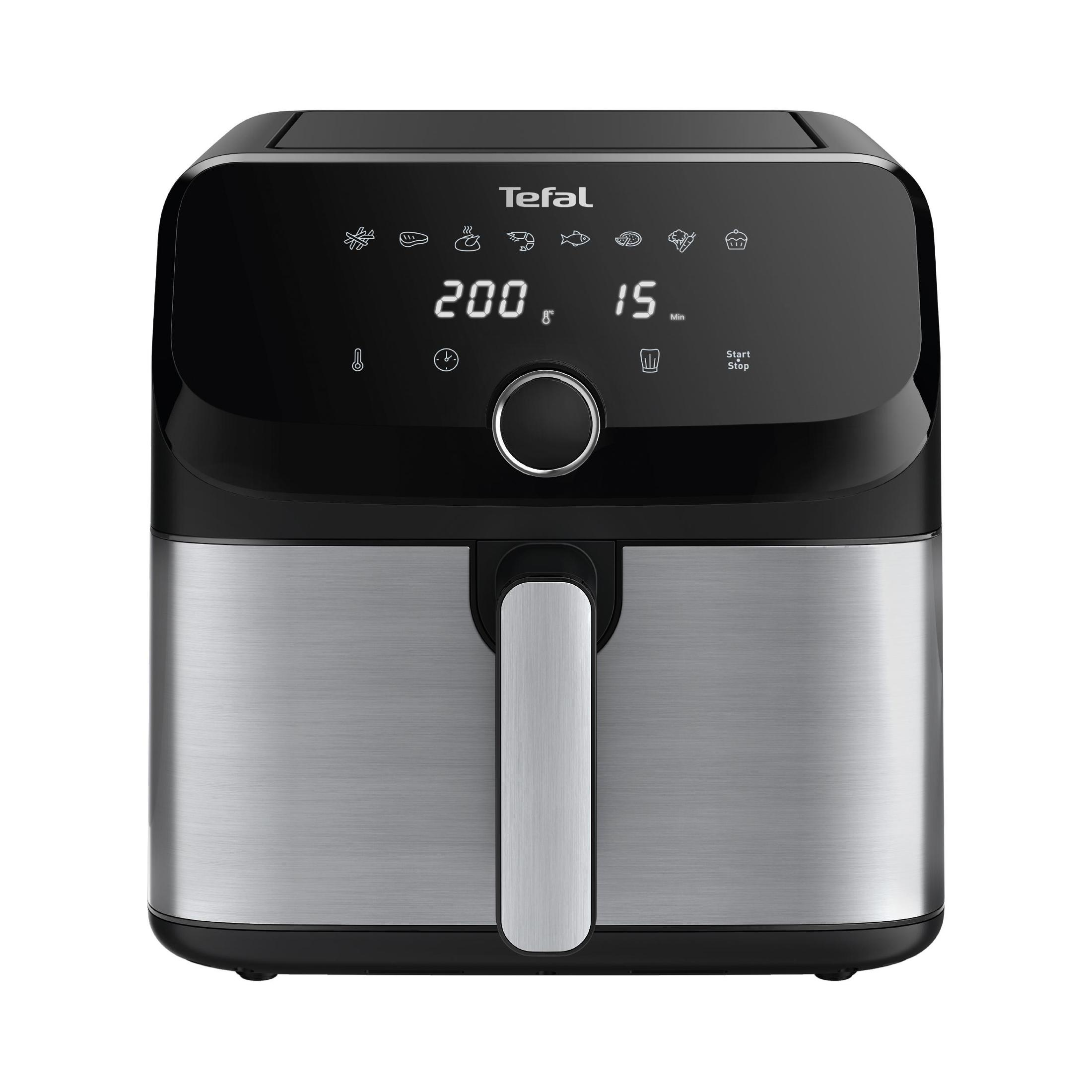 Czarna i srebrna frytkownica beztłuszczowa. Cyfrowy wyświetlacz na górze. Białe tło.