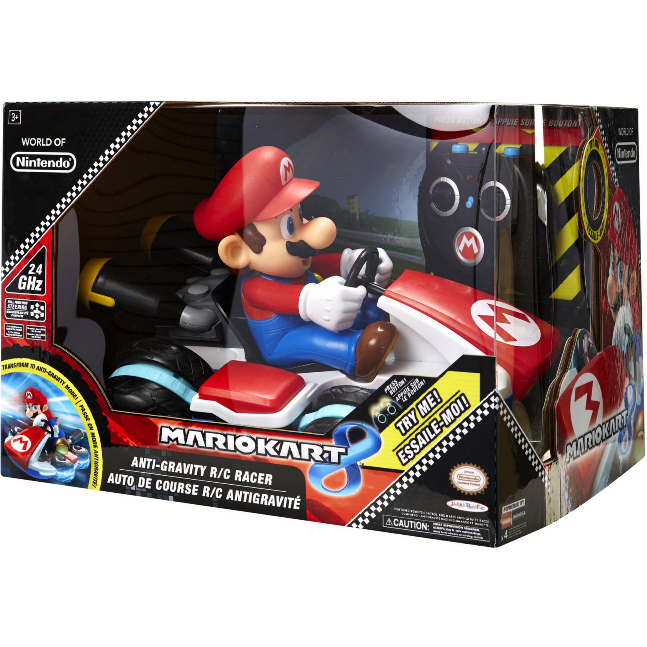 Mario Kart 8 Spielzeug in einer Box, Mario in einem rot-weißen Rennwagen.