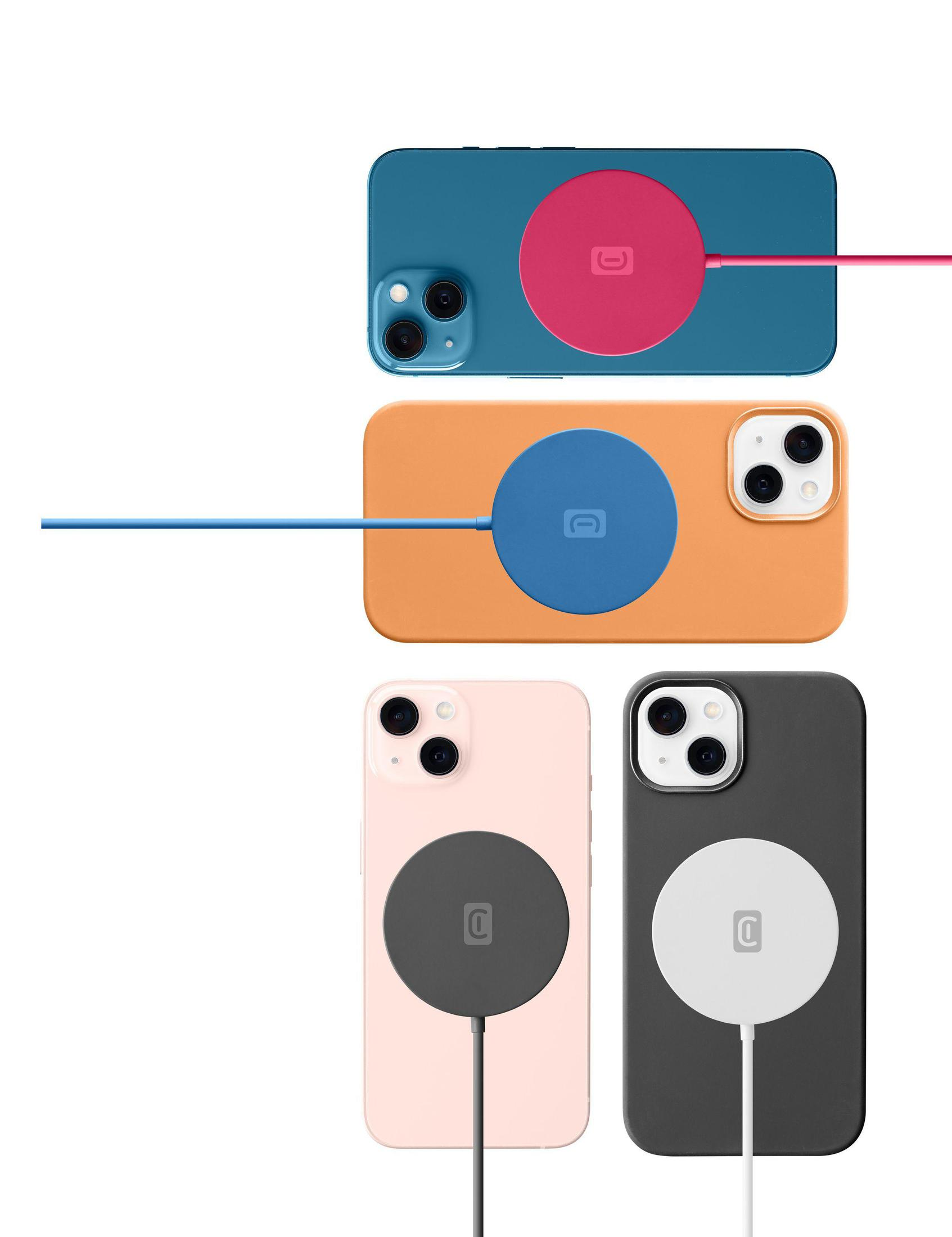 Vier iPhone-Hüllen mit MagSafe-Ladegeräten, in verschiedenen Farben: blau, orange, rosa und schwarz, auf weißem Grund.