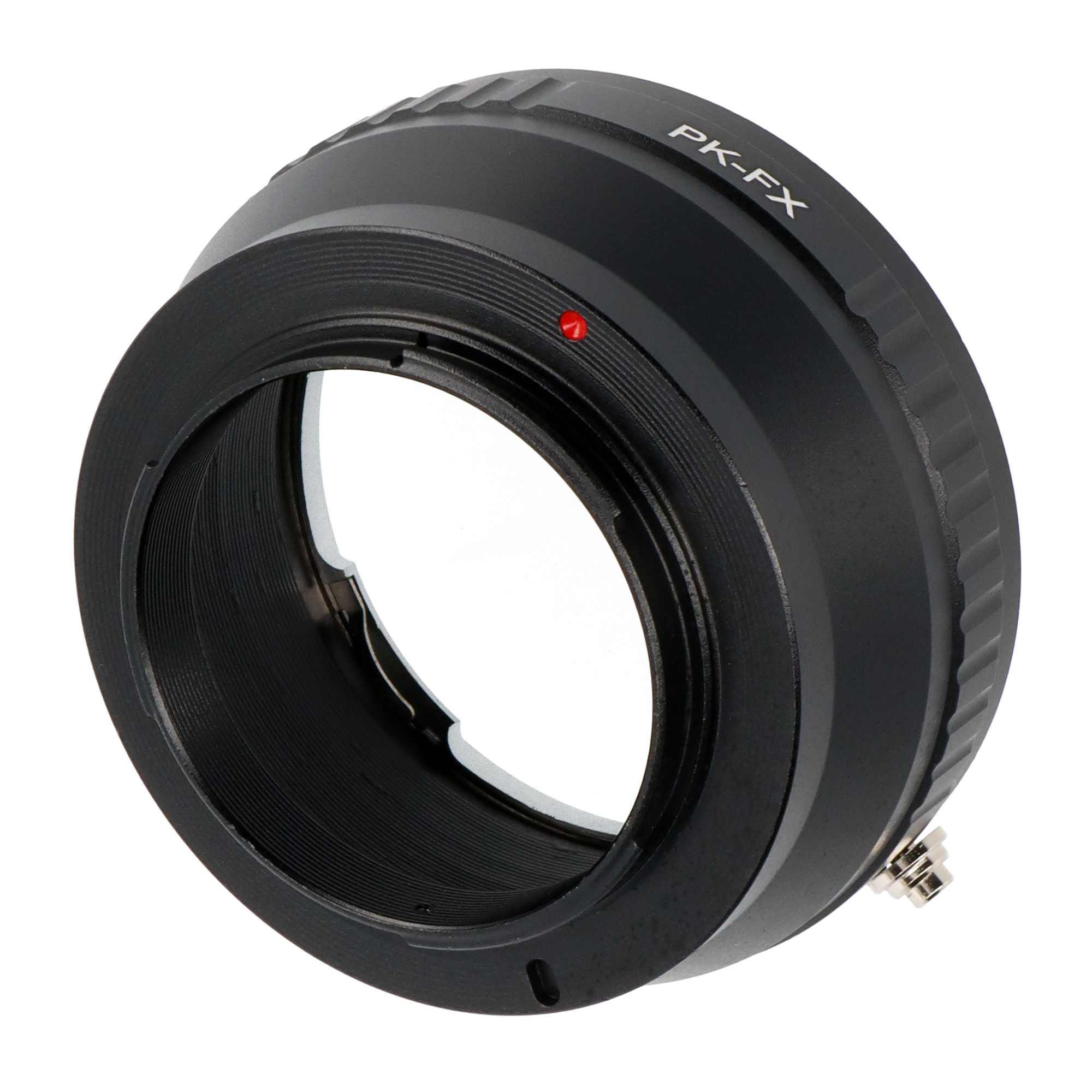 Ein schwarzer PK-FX-Adapter für ein Kameraobjektiv. Der Adapter hat einen roten Punkt und Markierungen an der Seite.