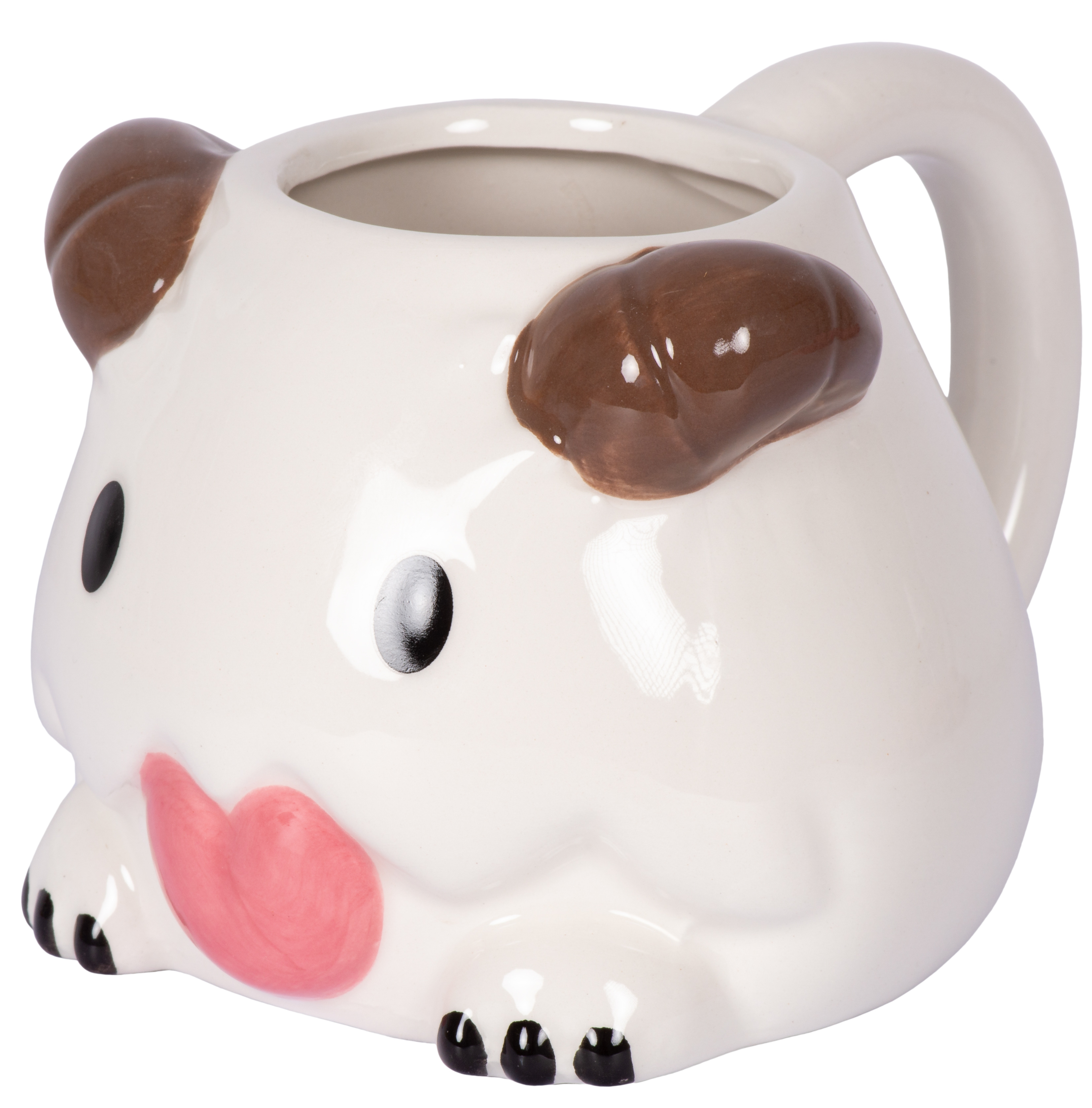 Un mug en céramique blanche en forme de chien, avec des oreilles marron et des yeux noirs. Langue rose.