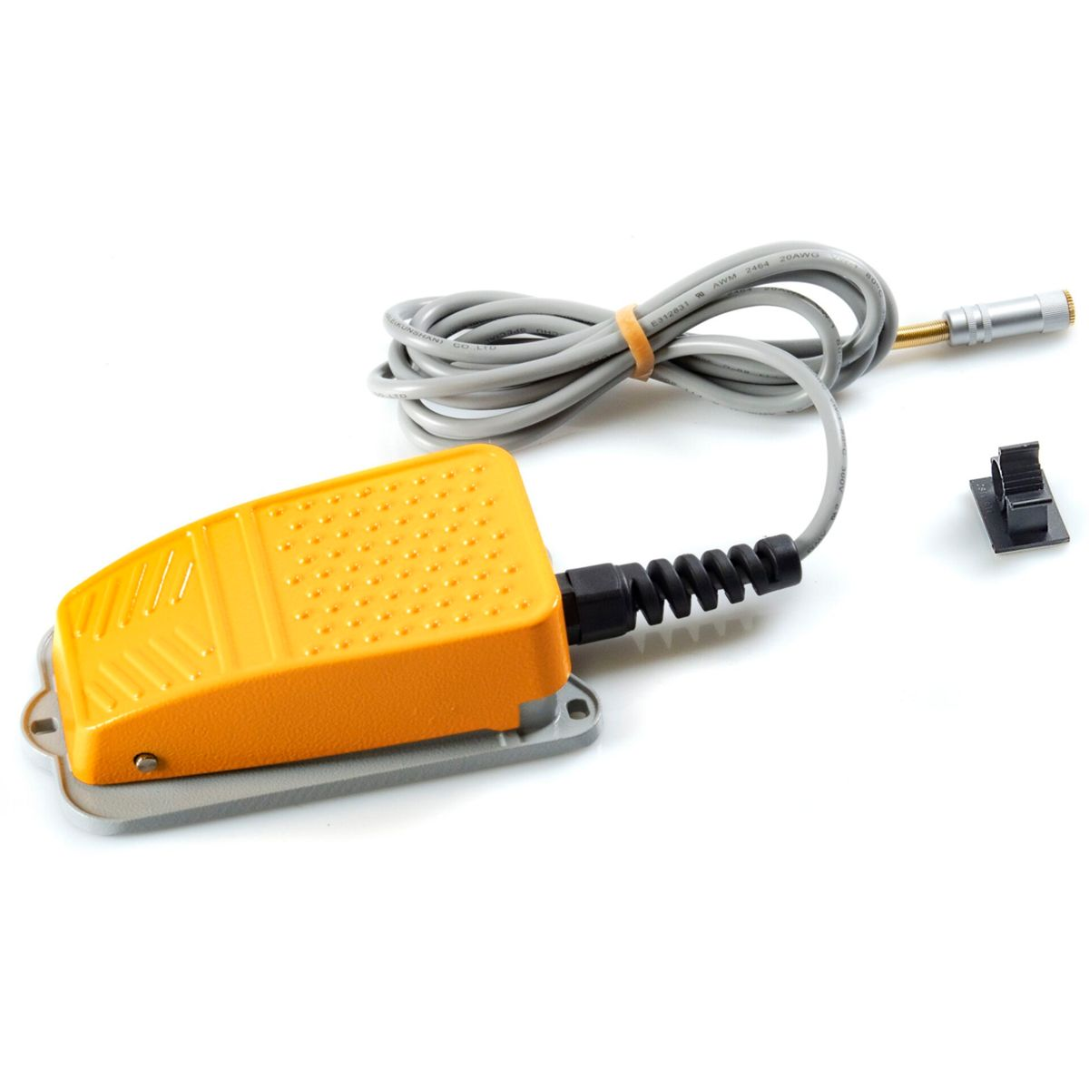 Gelbes Fußpedal mit grauem Sockel, verbunden mit einem Kabel und einem kleinen schwarzen Stecker.