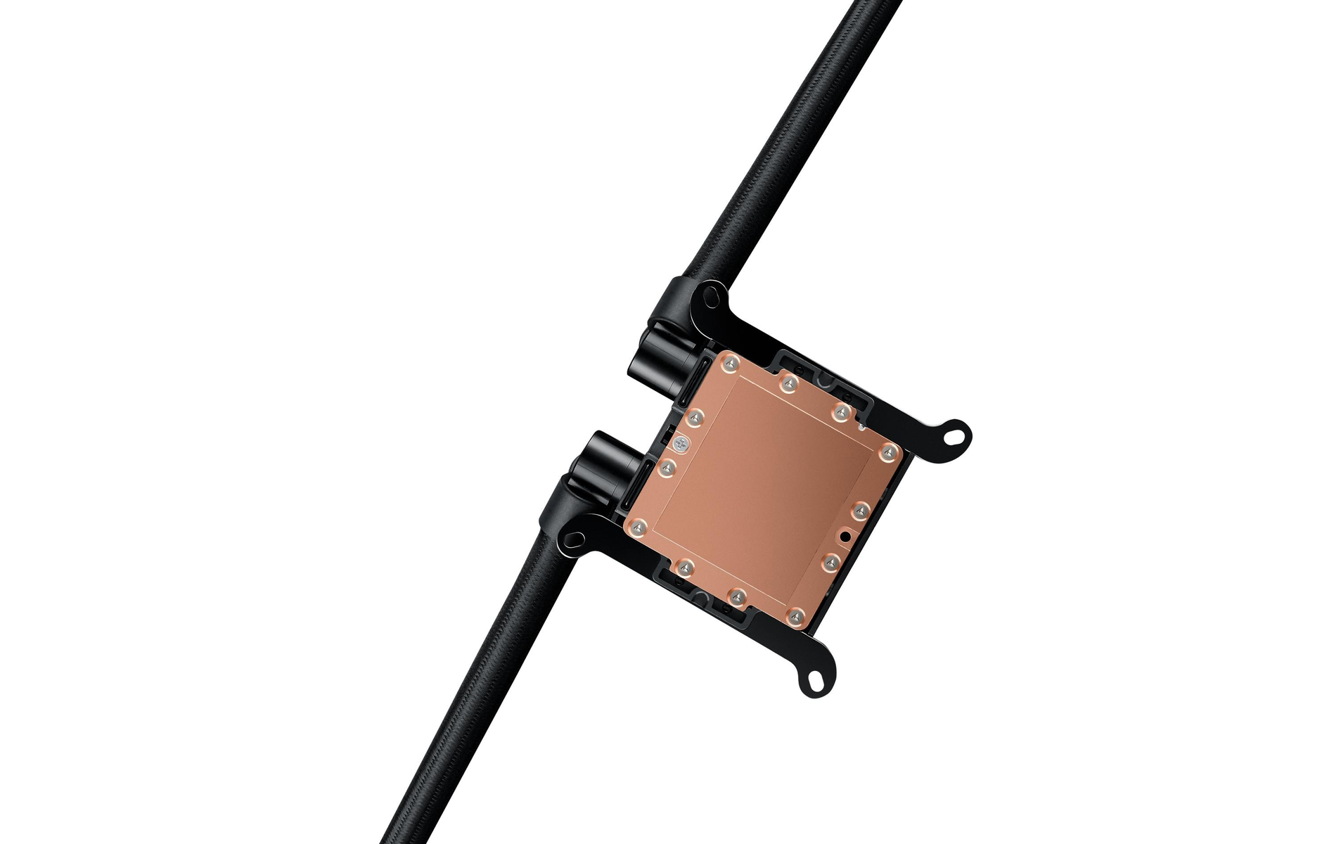 Zbliżenie systemu chłodzenia wodą z dwiema czarnymi rurkami i miedzianą kwadratową częścią.