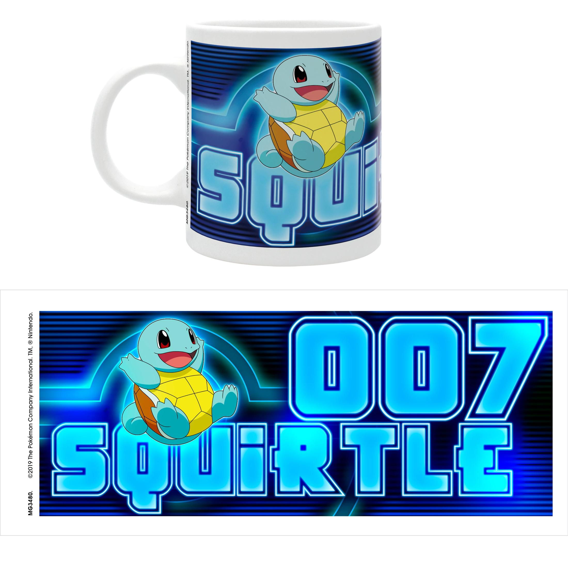 Weißer Becher mit Squirtle-Aufdruck. Squirtle ist ein blaues, schildkrötenähnliches Pokémon.