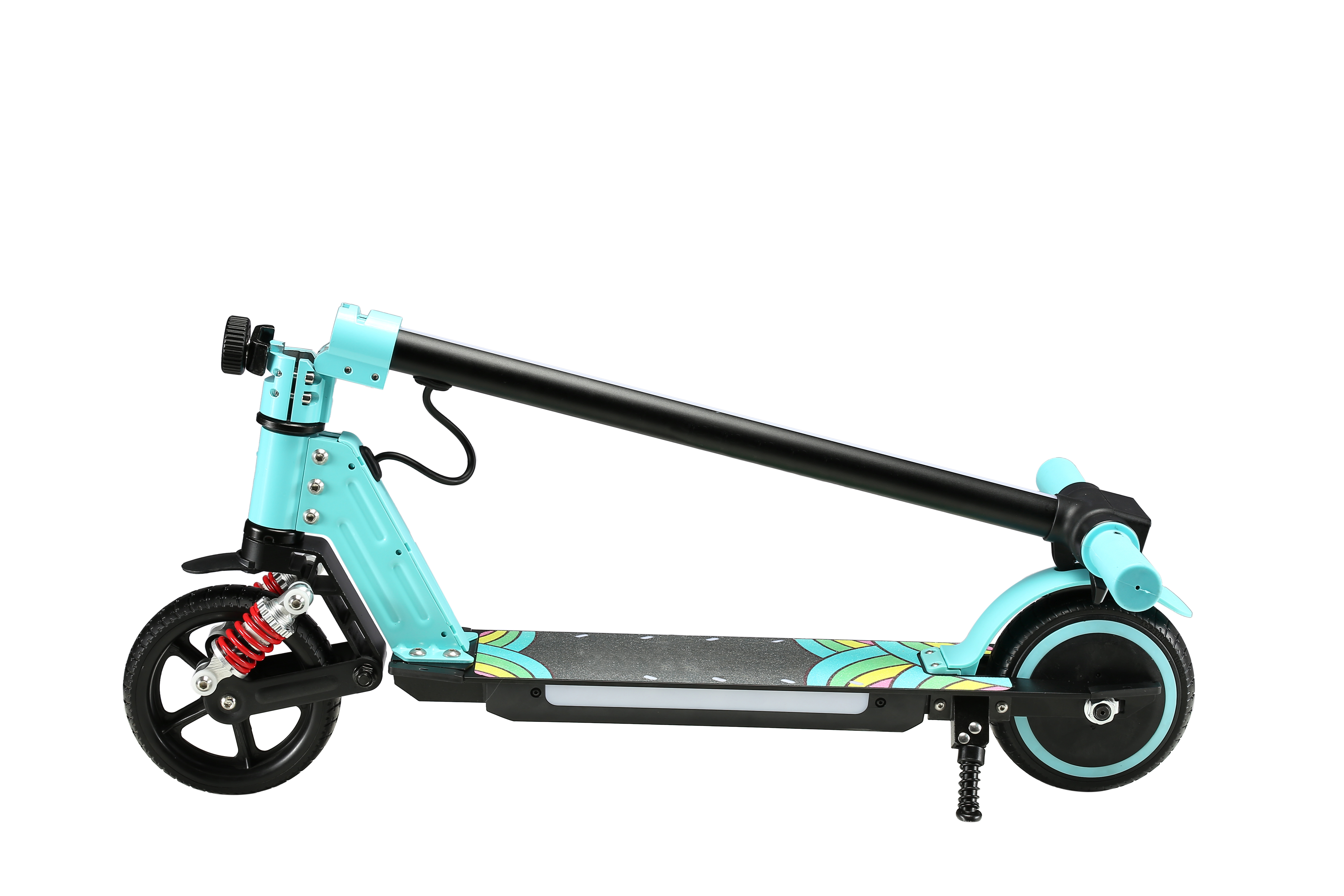 Ein hellblauer Elektroroller, Seitenansicht, auf weißem Hintergrund. Mit schwarzem Lenker, Rad und Trittbrett.