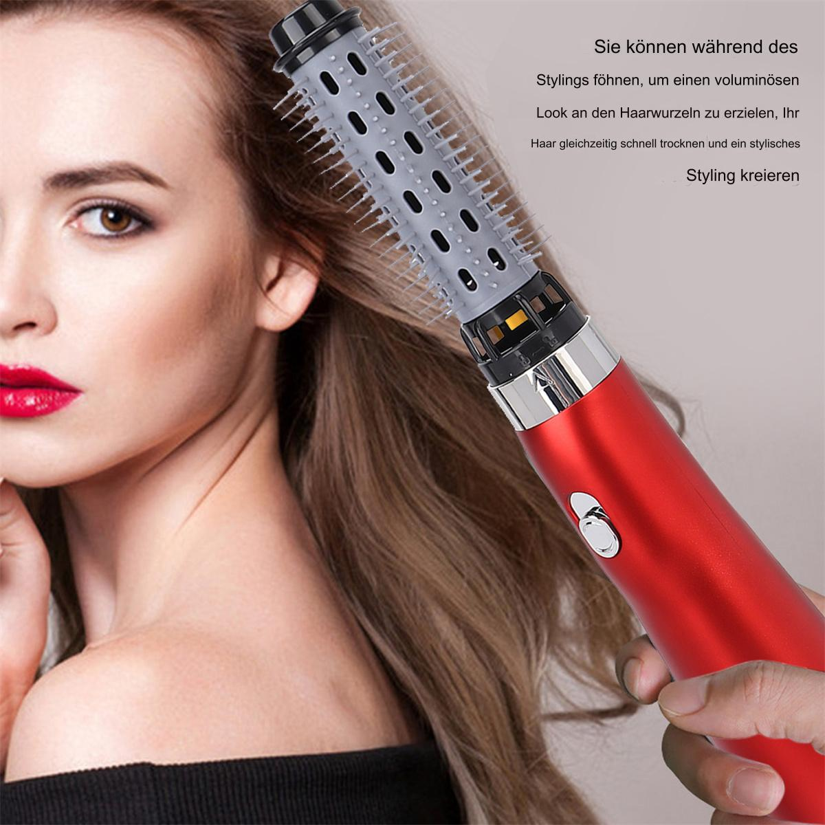 Eine Frau benutzt einen roten Haarstyler. Der Styler ist nah an ihrem welligen, hellbraunen Haar.