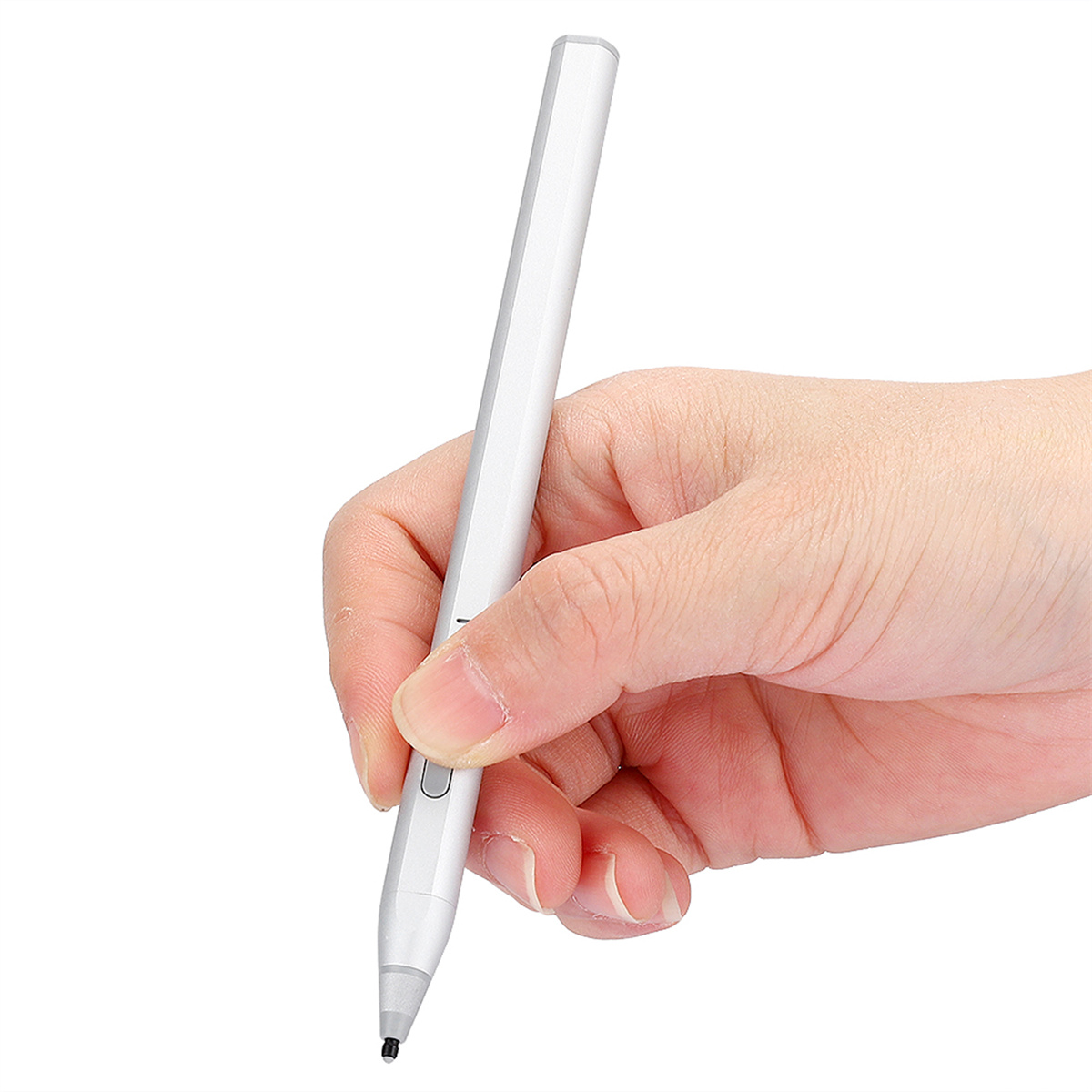 Ein weißer Stylus-Stift, der von einer Hand gehalten wird. Der Stift hat eine Taste und Spitze.