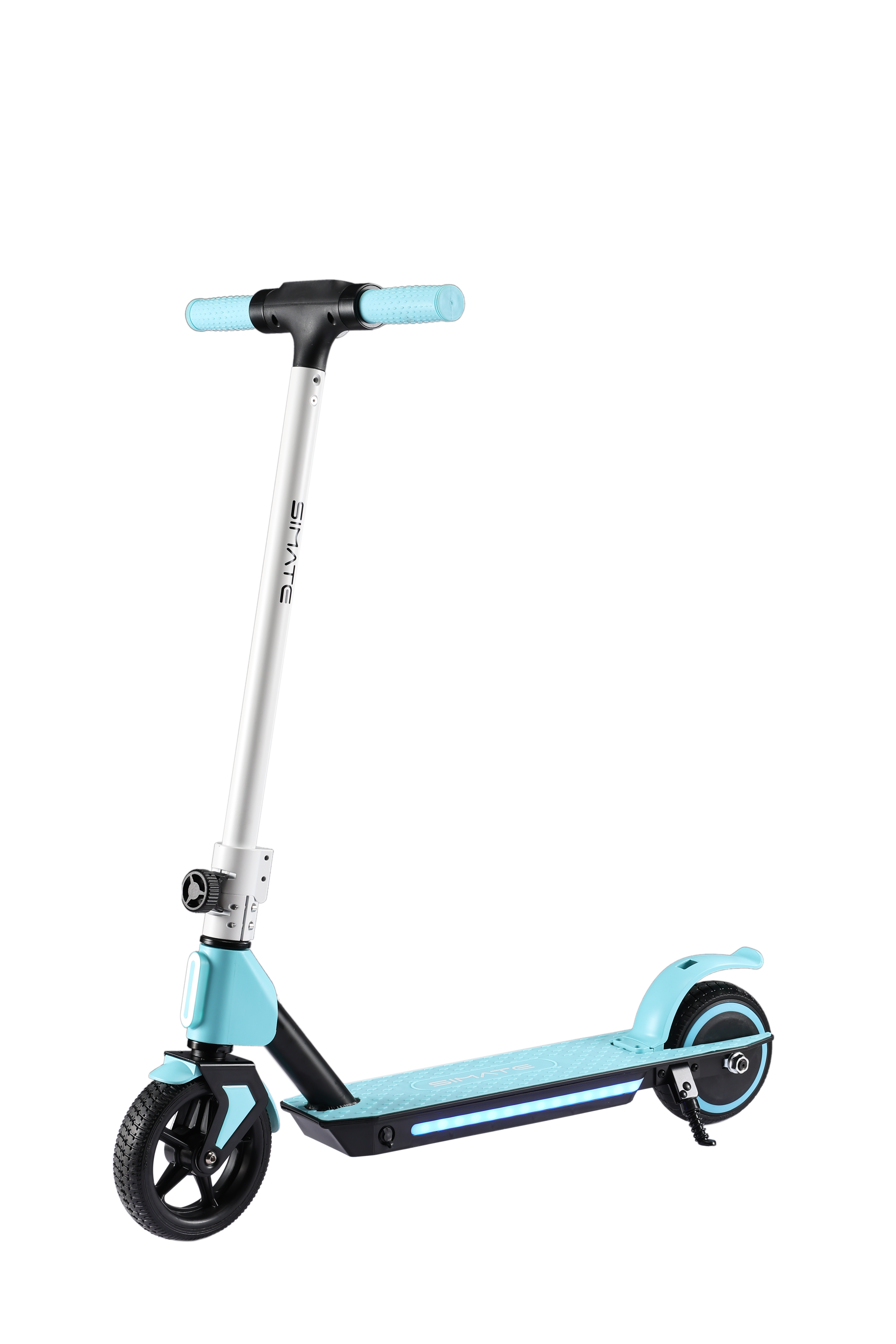 Jasnoniebieska hulajnoga elektryczna z czarnym kołem, na czarnym tle.