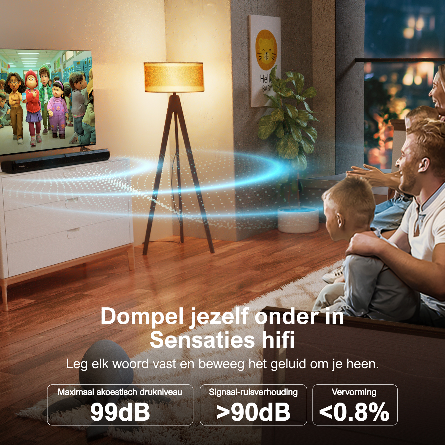 Une famille regarde 'Alerte Rouge' sur un téléviseur avec une barre de son dans un salon confortable.
