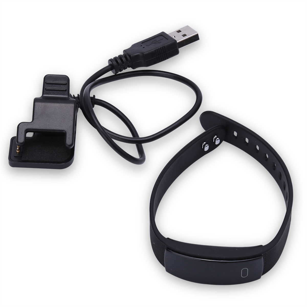Schwarzes Fitness-Tracker-Armband mit Ladekabel und Ladestation auf weißer Oberfläche.