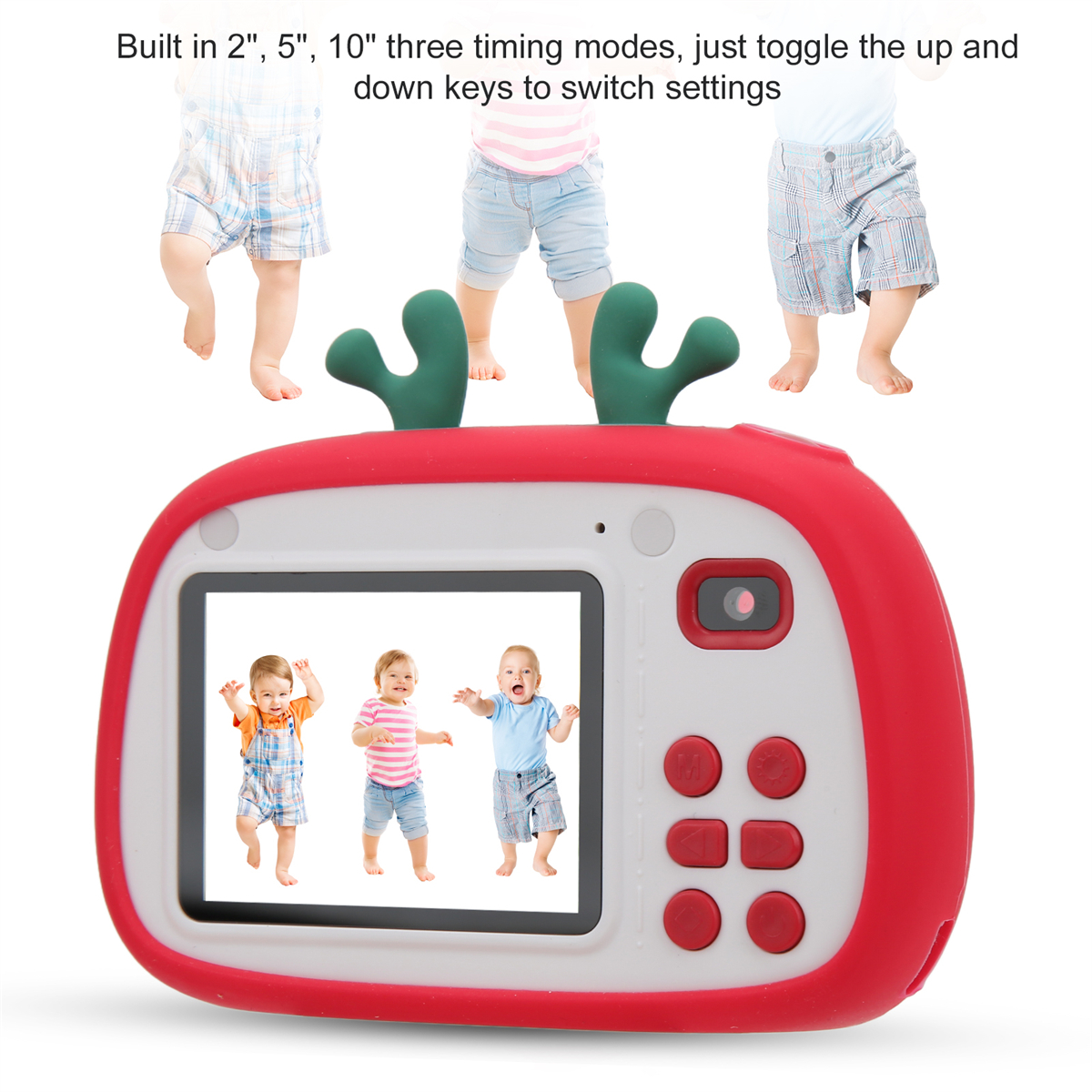 Eine rote Kamera mit Bildern von drei Kindern auf dem Bildschirm und drei Kinderfiguren darüber. Sie hat ein Hirsch-Design.