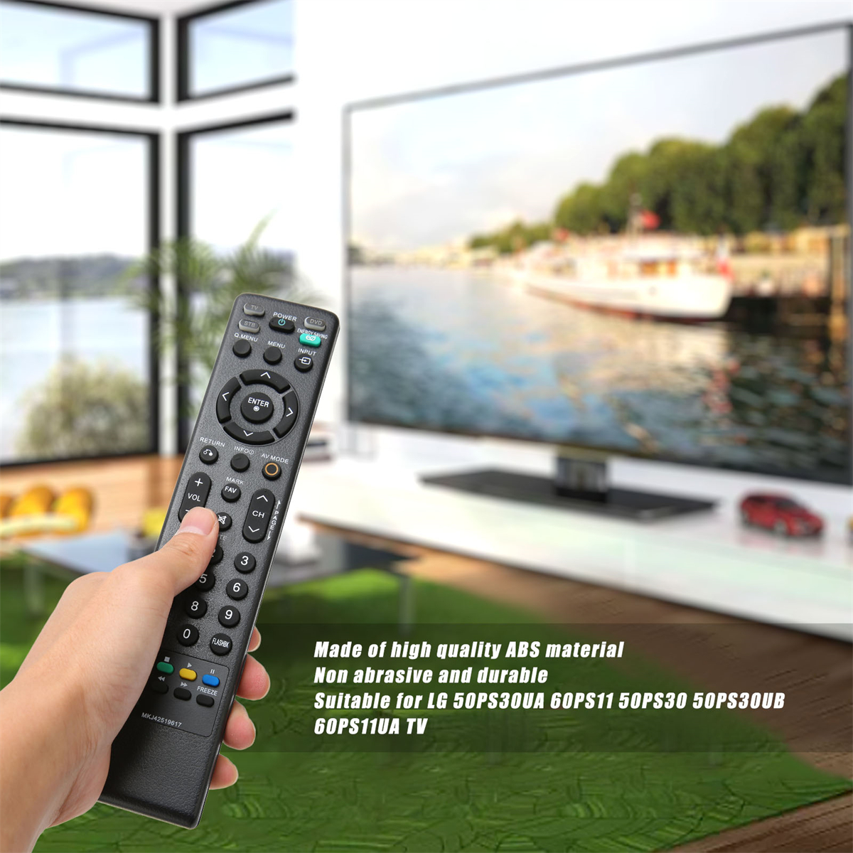 Hand hält TV-Fernbedienung. TV zeigt Wasserbild. Text sagt: "Hergestellt aus hochwertigem ABS-Material..."