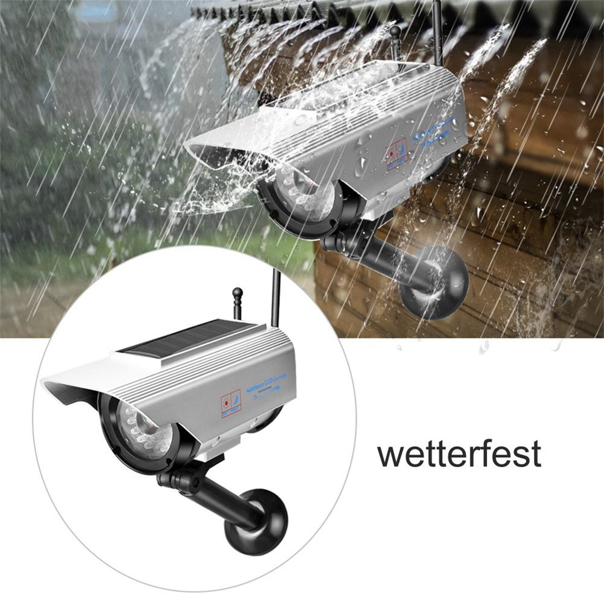 Zwei silberne Überwachungskameras, eine mit Wassertropfen, an schwarzen Masten befestigt, zeigen Wetterbeständigkeit.