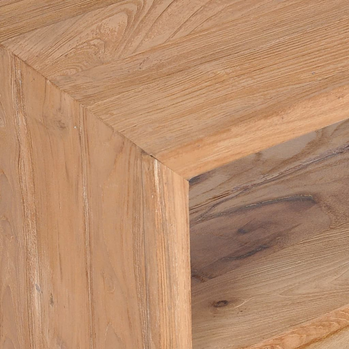 Nahaufnahme von Holzbrettern. Die Textur zeigt ein natürliches Holzmaserungsmuster.