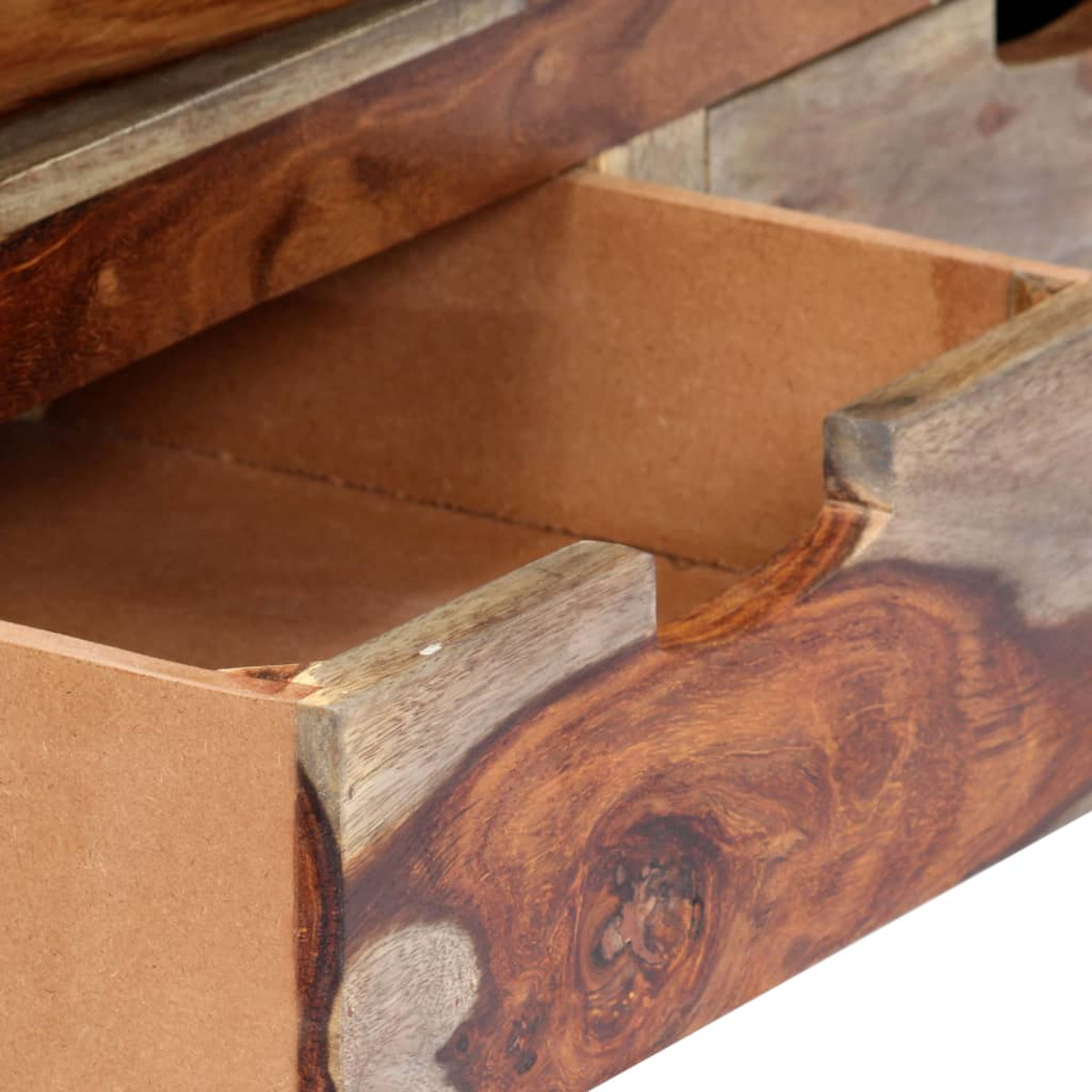 Holzschublade mit offener Schublade, braune Außen- und Innenseite. Holzmaserung sichtbar.