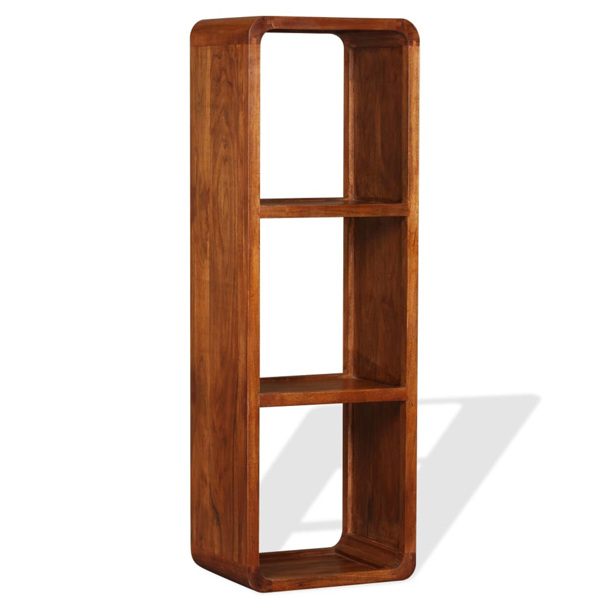 Ein Bücherregal aus Holz mit drei offenen Fächern. Es hat ein geschwungenes Design und steht vor weißem Hintergrund.
