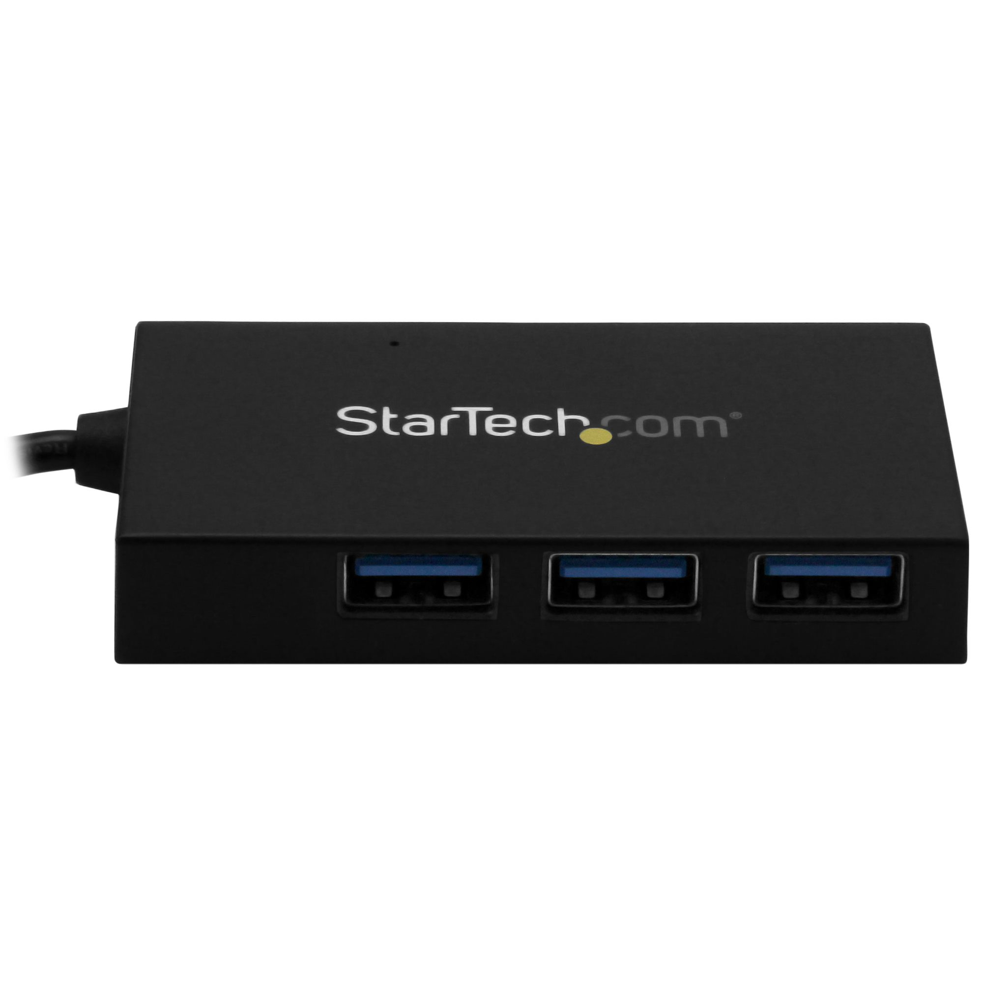 Concentrador USB negro con tres puertos USB. Tiene el logotipo de StarTech.com.