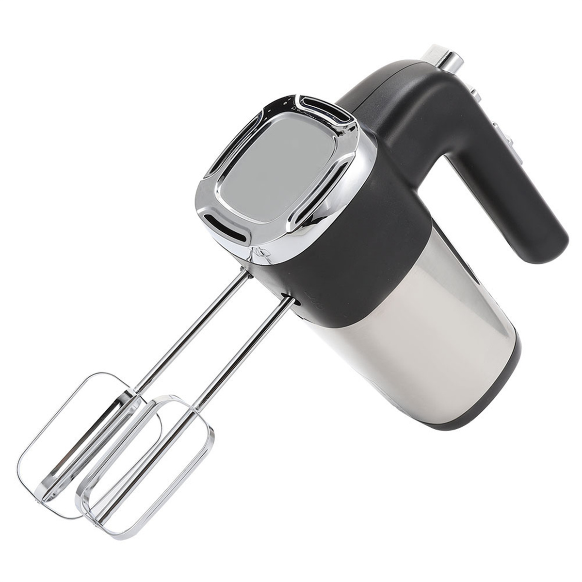 Handmixer auf weißem Hintergrund. Der Mixer ist schwarz und silber. Er hat zwei Schlagbesen.
