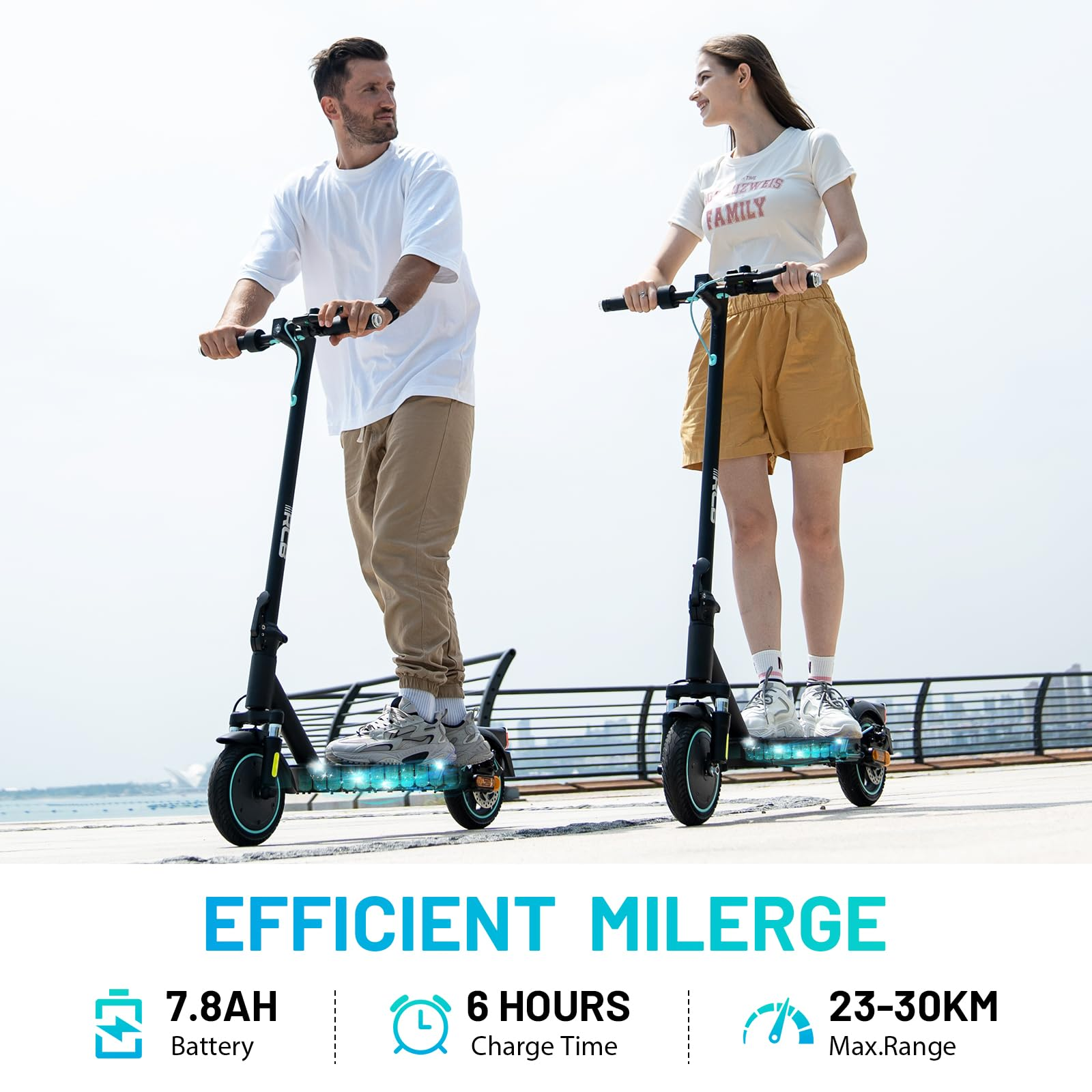 Due persone guidano scooter elettrici in una giornata di sole, lo scooter è nero con luci al neon.