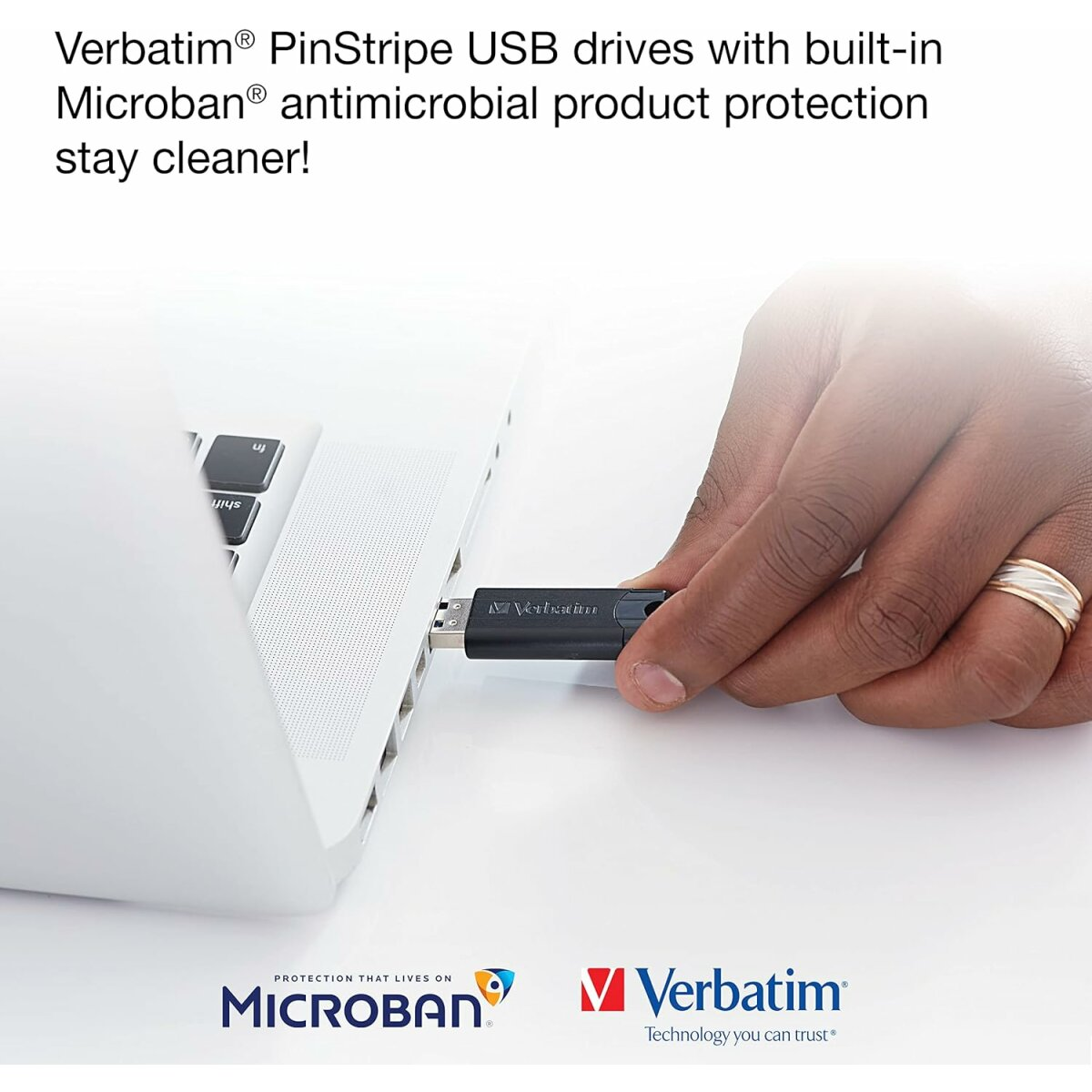 Pendrive włożony do laptopa. Ochrona antybakteryjna, pozostań czysty!