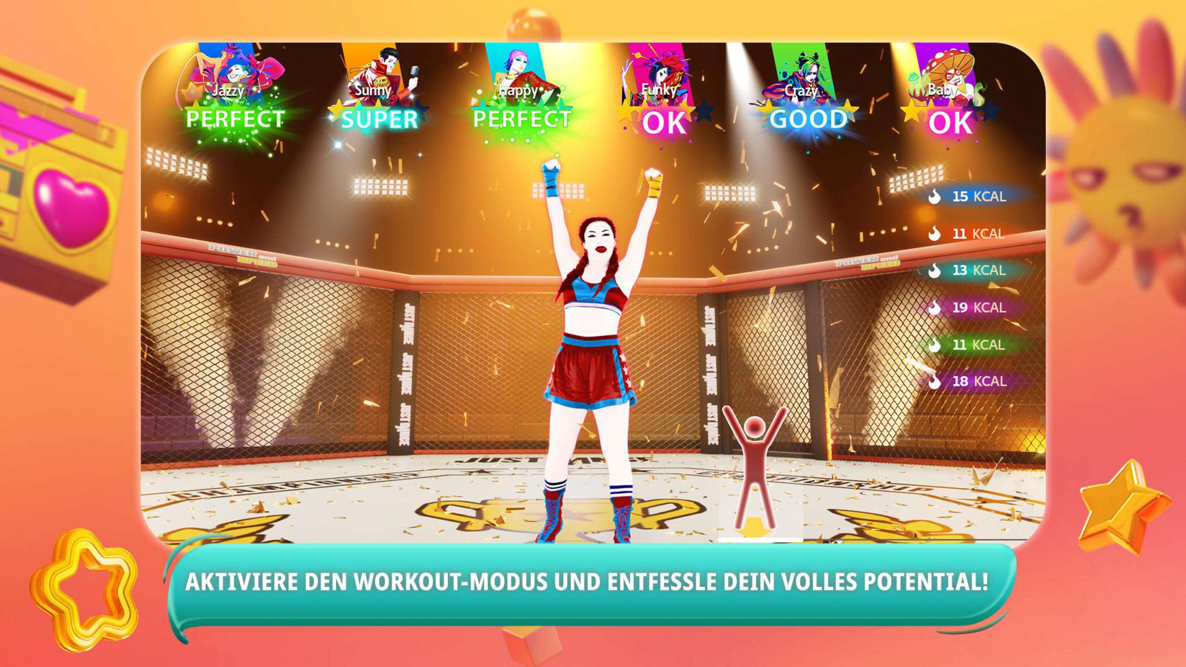 Eine Frau beim Training spielt ein Videospiel. Die Spieloberfläche zeigt die Punktzahlen.