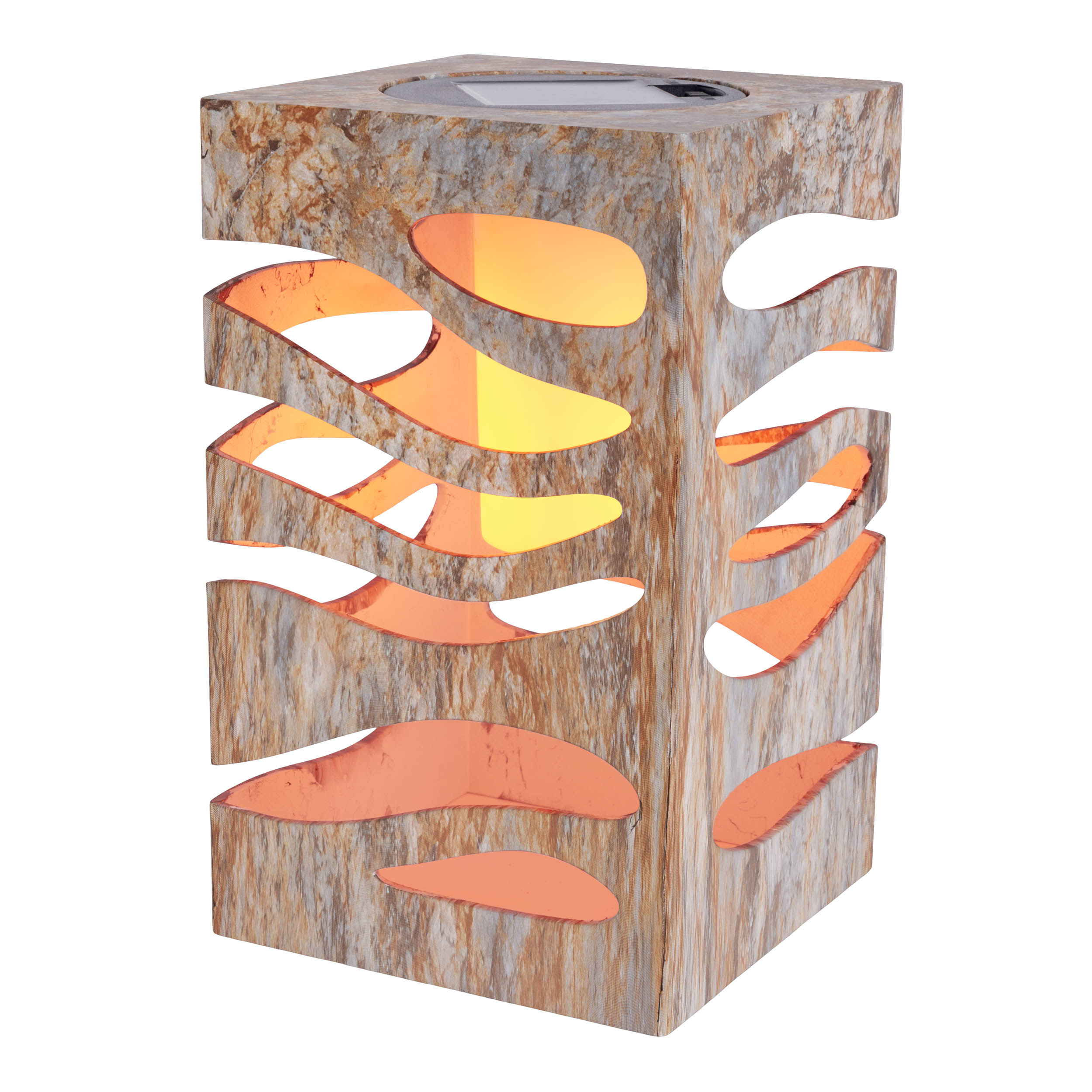 Eine Lampe mit Holzstruktur und orangefarbenen Ausschnitten. Sie hat oben ein Solarpanel. Der Hintergrund ist weiß.