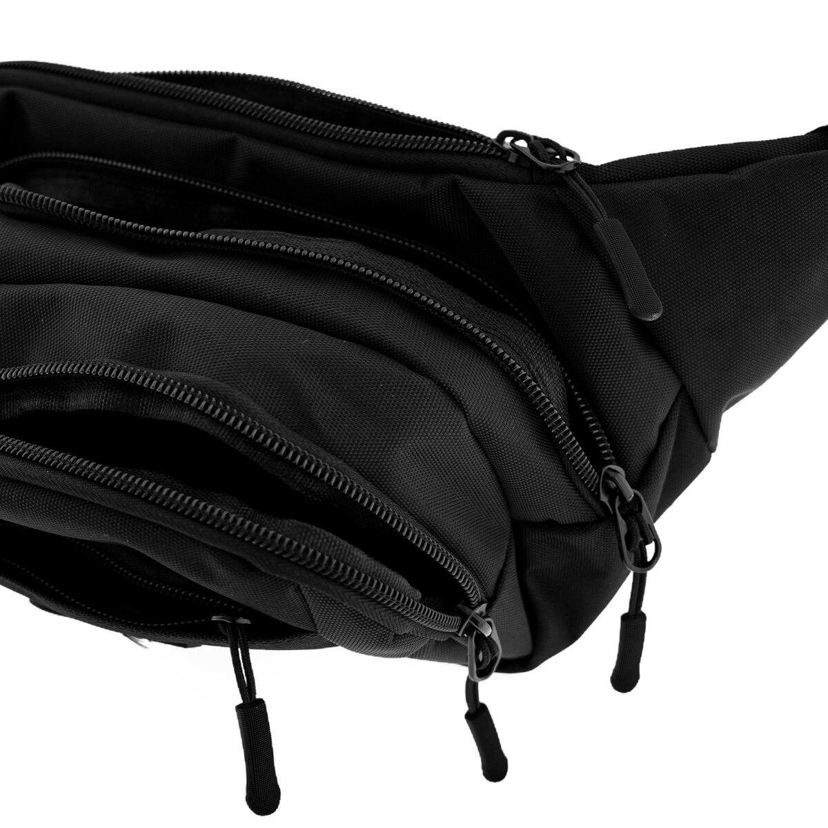 Schwarze Bauchtasche mit mehreren Reißverschlussfächern, Nahaufnahme.