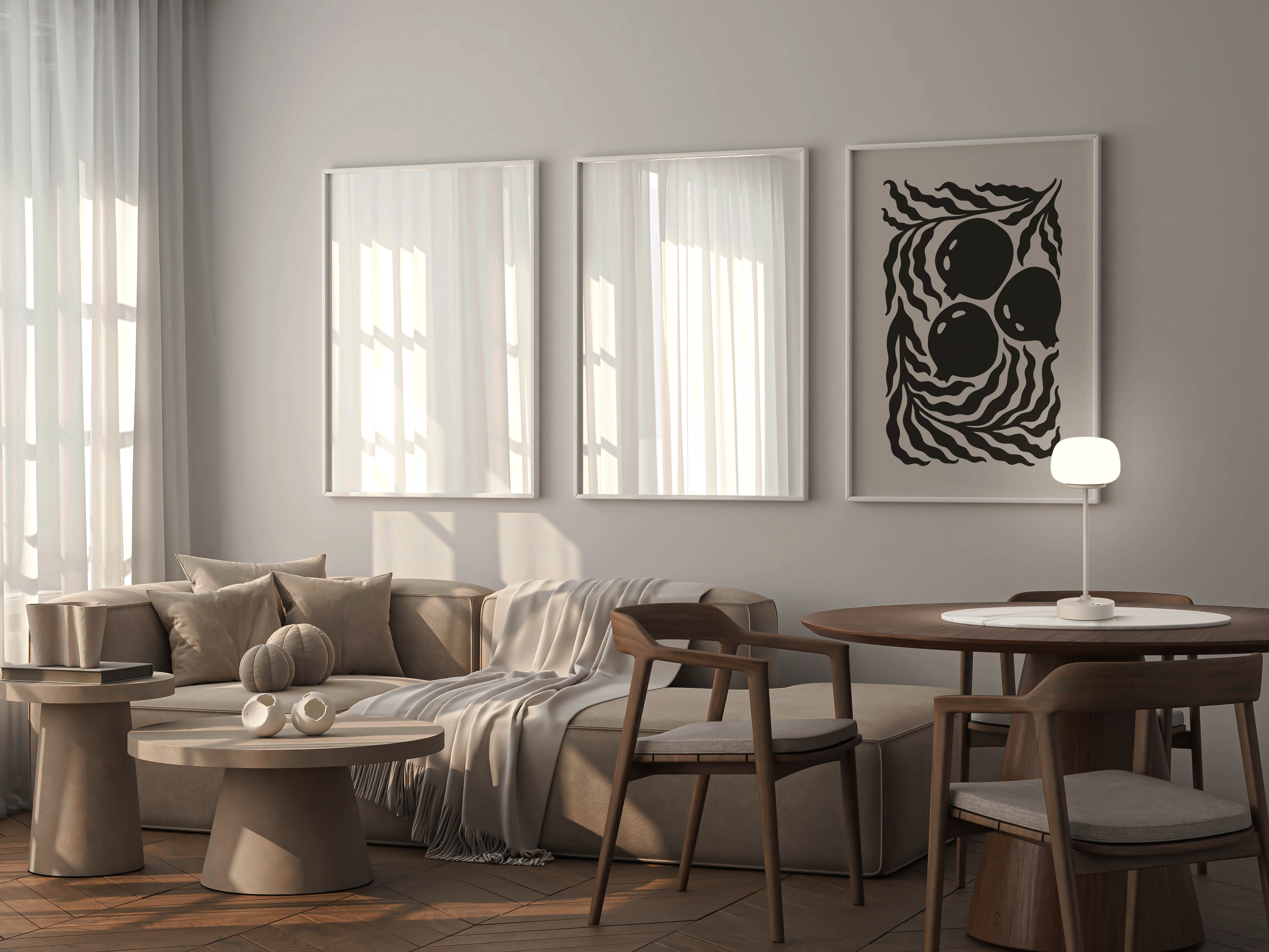 Ein Wohnzimmer mit Sofa, Kunstwerken und einem runden Tisch. Die Szene hat eine neutrale Farbpalette.