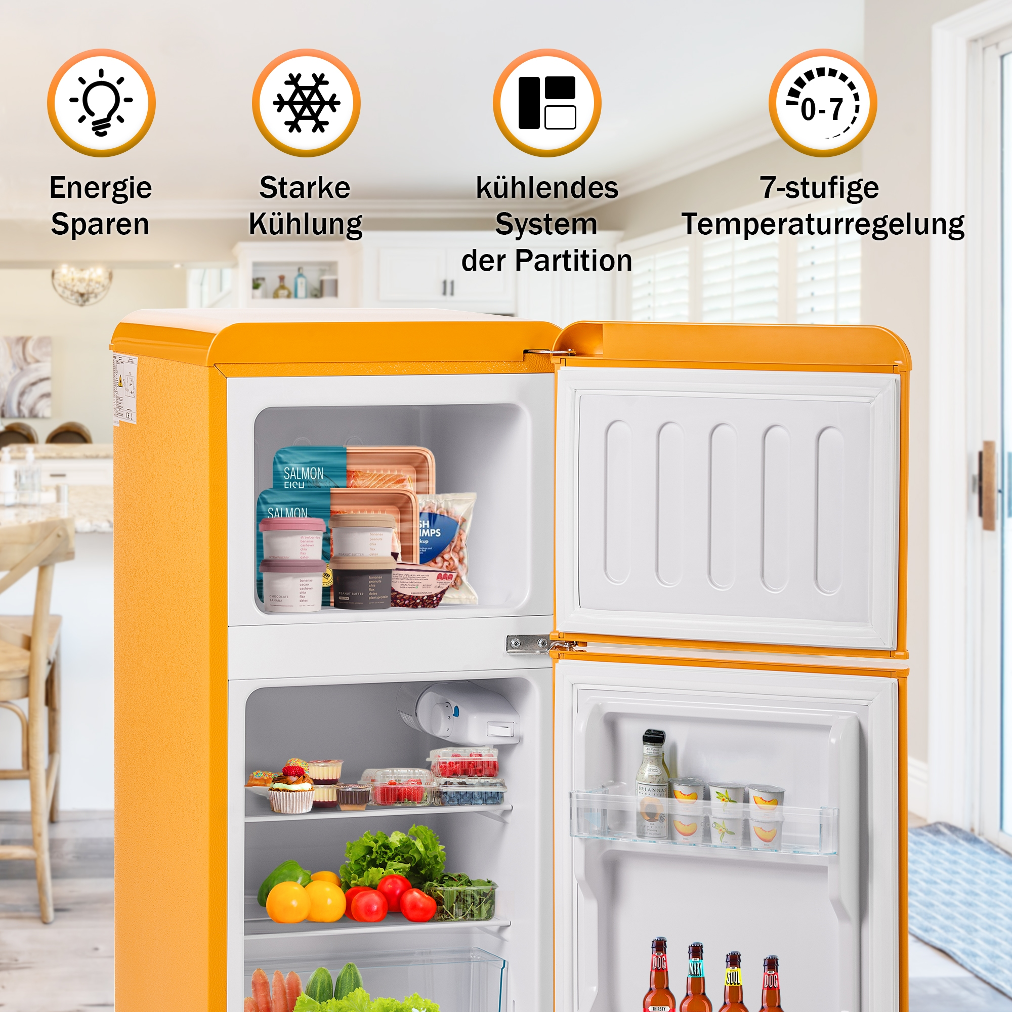 Orangener Kühlschrank mit offenen Türen, die Lebensmittel und Flaschenregale zeigen.