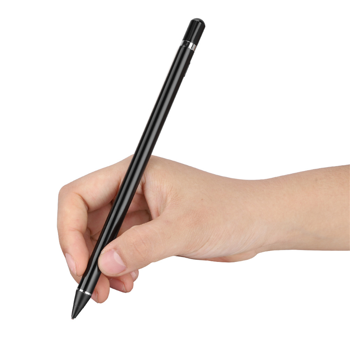 Ein schwarzer Stift, der von einer Hand vor weißem Hintergrund gehalten wird. Der Stift hat silberne Akzente.