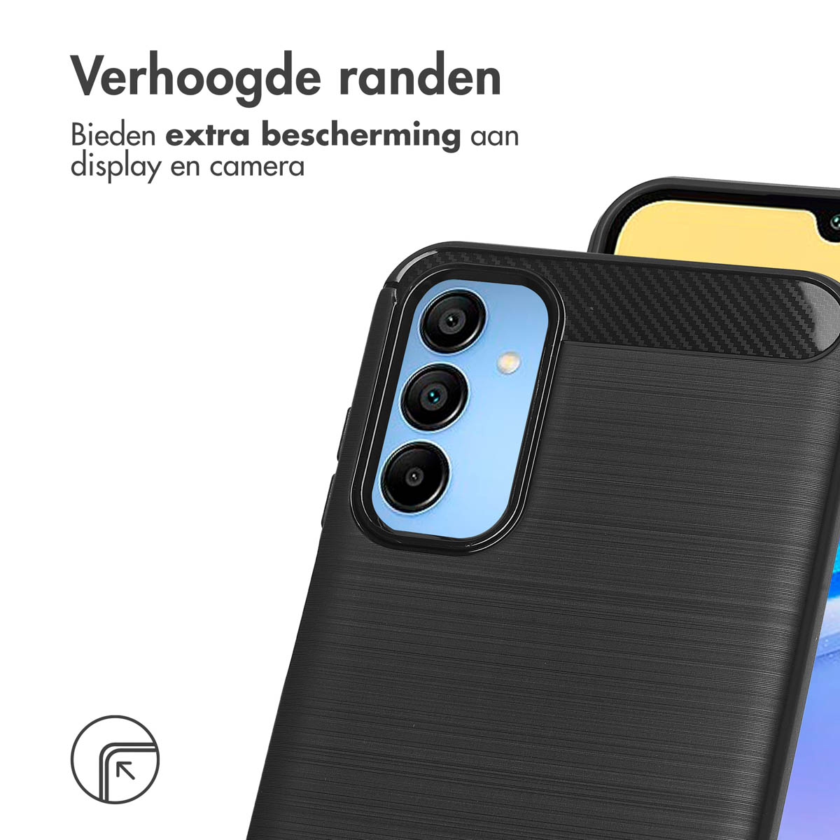 Een close-up van een zwarte telefoonhoes met een getextureerde achterkant. Het heeft een camera-uitsparing en verhoogde randen.