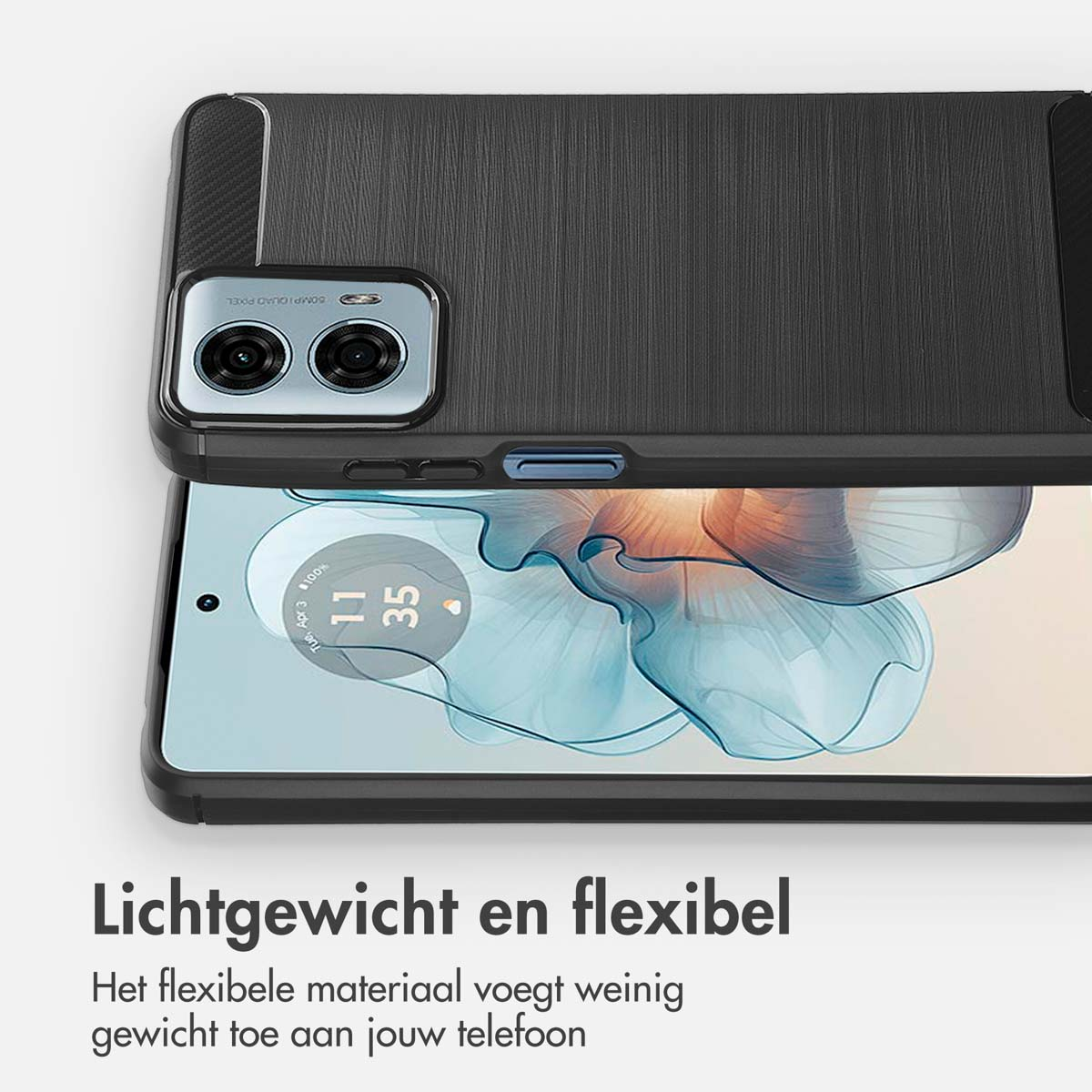 Een zwarte telefoonhoes met een zwarte camerabult en een scherm met een klok.