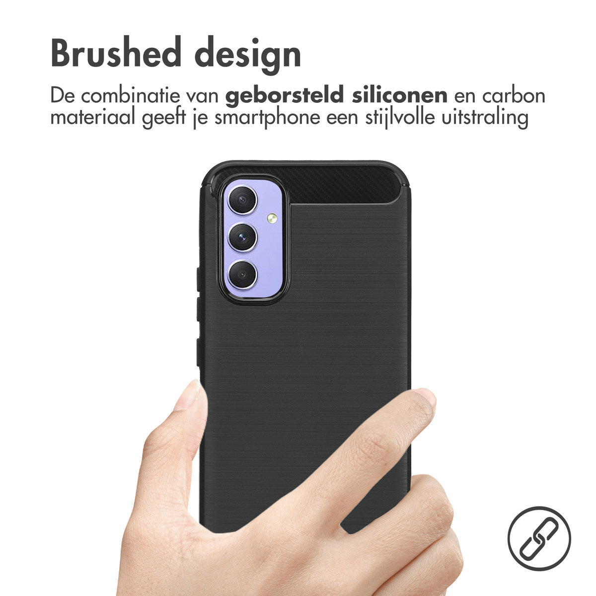 Una mano che tiene una custodia nera per telefono, evidenziando il design spazzolato. La custodia ha una fotocamera.