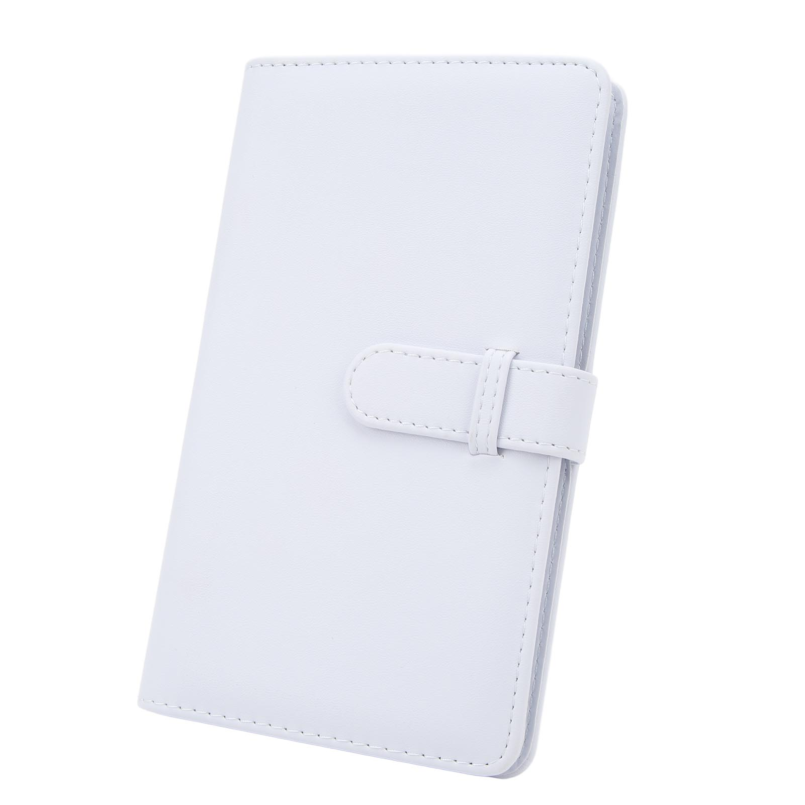 Weiße Brieftasche mit Riemen und Schnalle.
