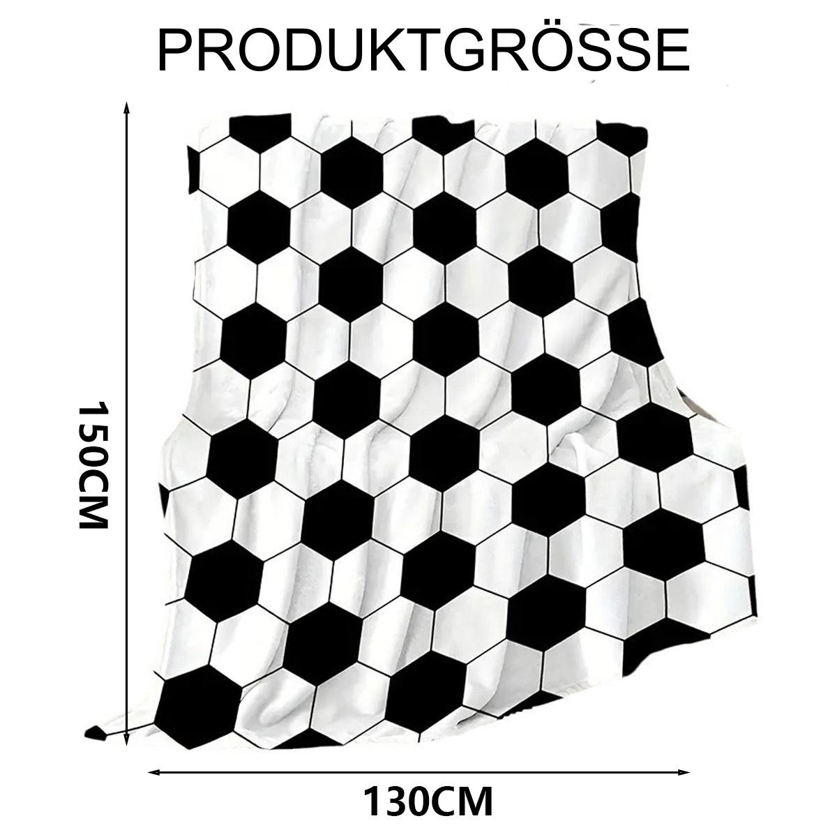 Fußballmuster-Decke mit Maßen: 150 cm x 130 cm.