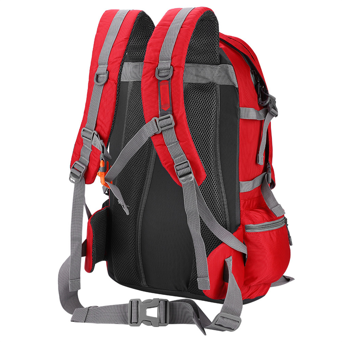 Roter und grauer Wanderrucksack. Die Rückseite hat graue Träger und ein schwarzes Mesh-Panel.