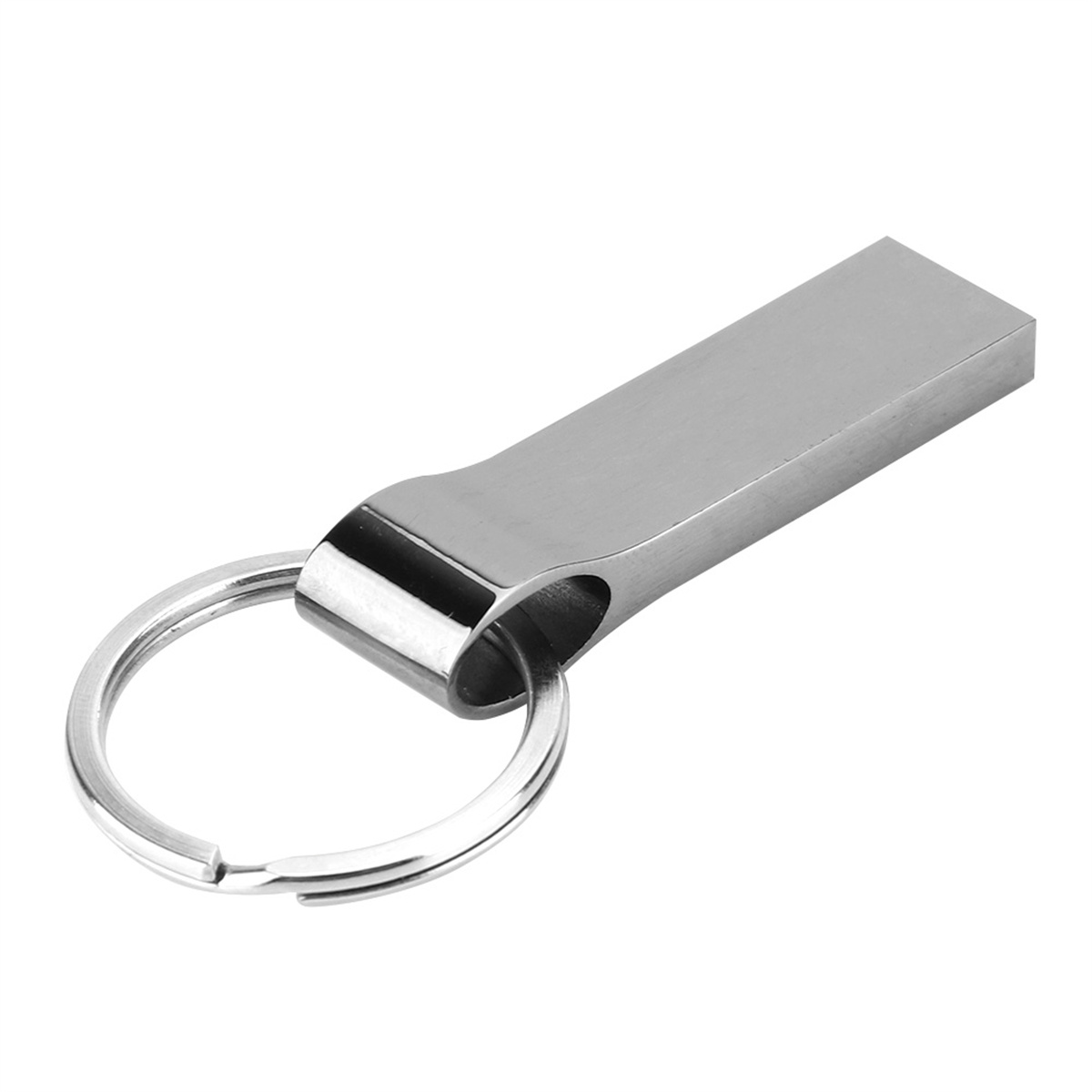Ein silberner USB-Stick mit einem Schlüsselring. Er liegt auf einer weißen Oberfläche.