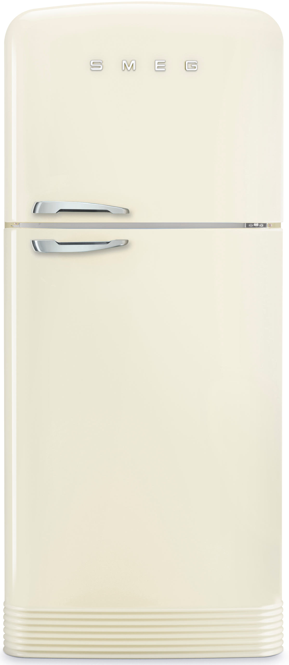 Un frigorífico SMEG color crema. Tiene una puerta de congelador en la parte superior y un tirador.
