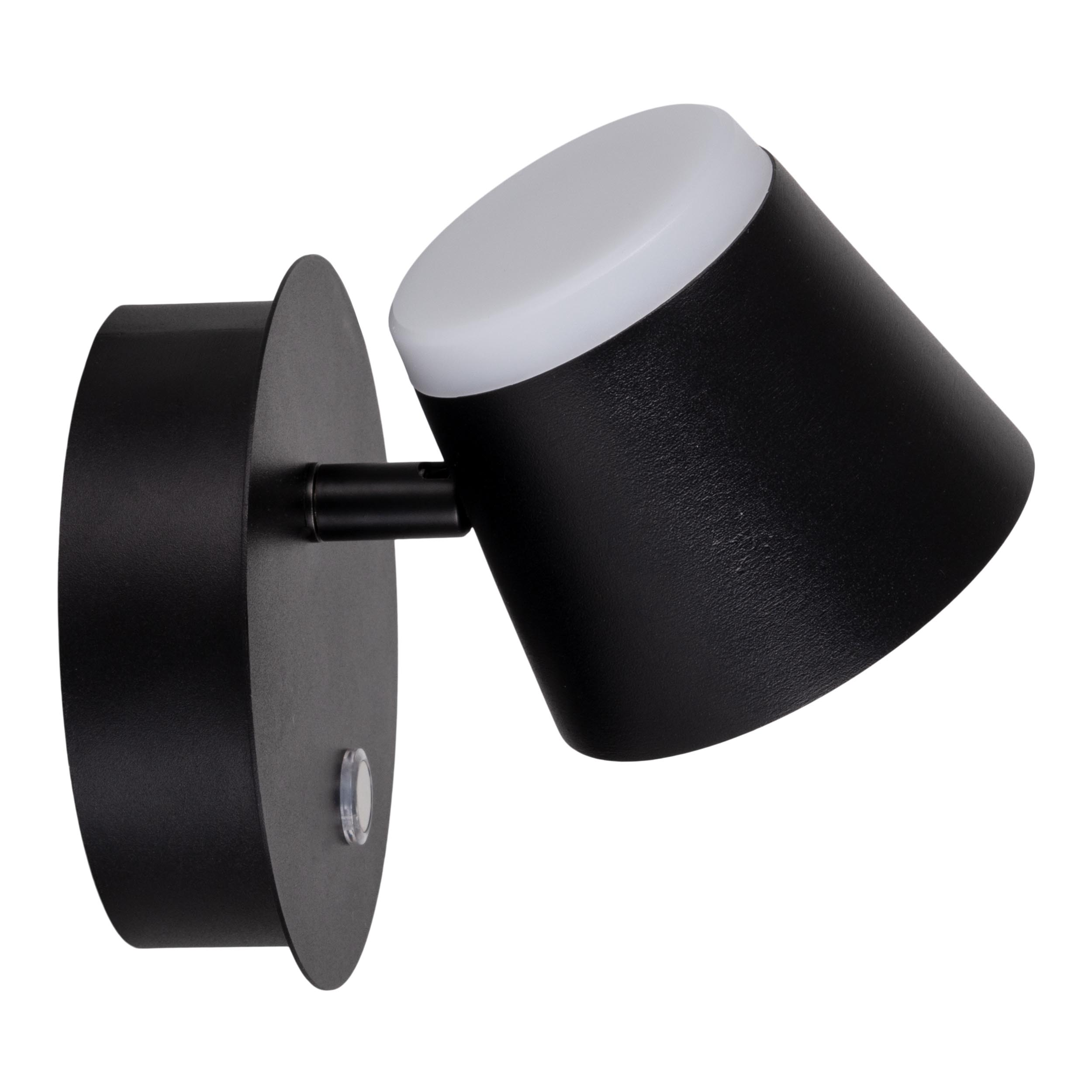 Eine schwarze Wandleuchte mit weißem Licht, isoliert auf weißem Hintergrund.
