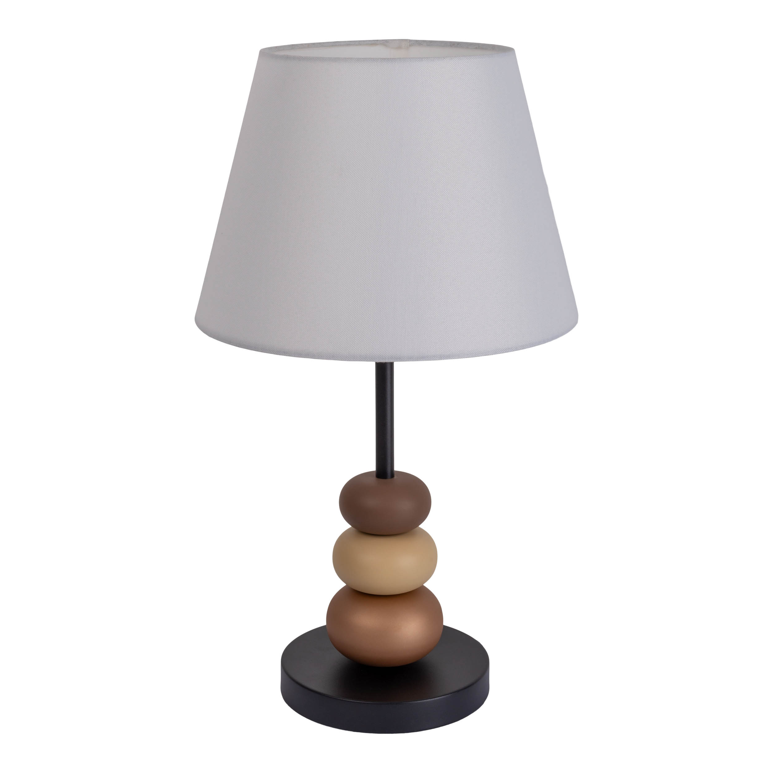 Eine Tischlampe mit weißem Lampenschirm, braunen und beigen Kugeln und einem schwarzen Sockel.