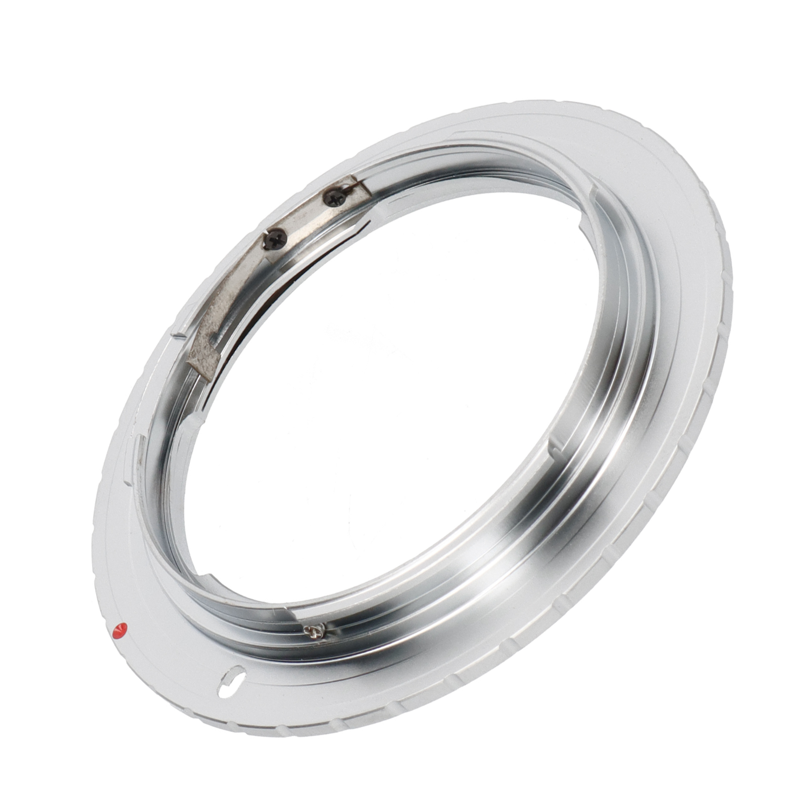 Silberner Metall-Objektivadapterring, isoliert auf weißem Hintergrund. Zwei Schrauben sichtbar.