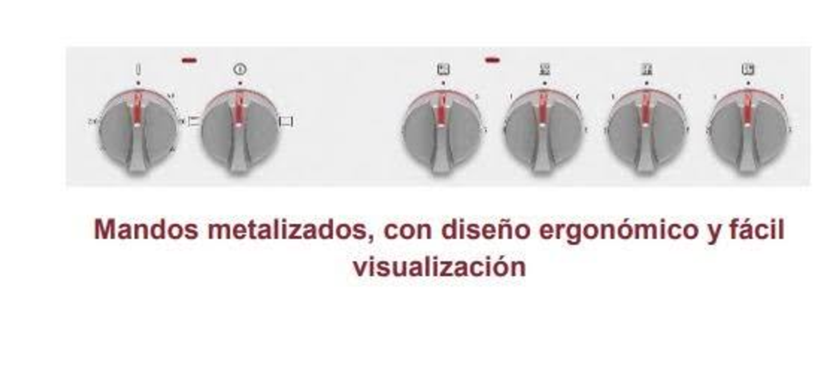 Primer plano de los controles del horno. Perillas metálicas con diseño ergonómico y fácil visualización.